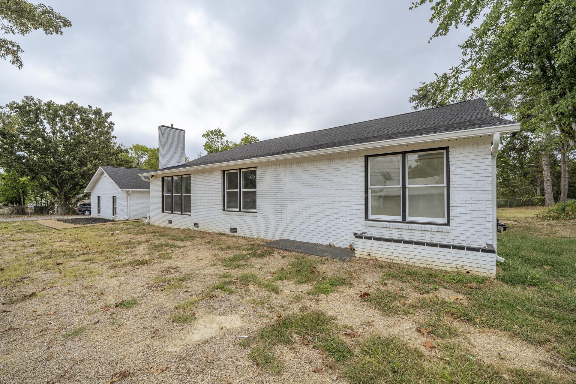 900 Pinhook Dr Property Photo 24
