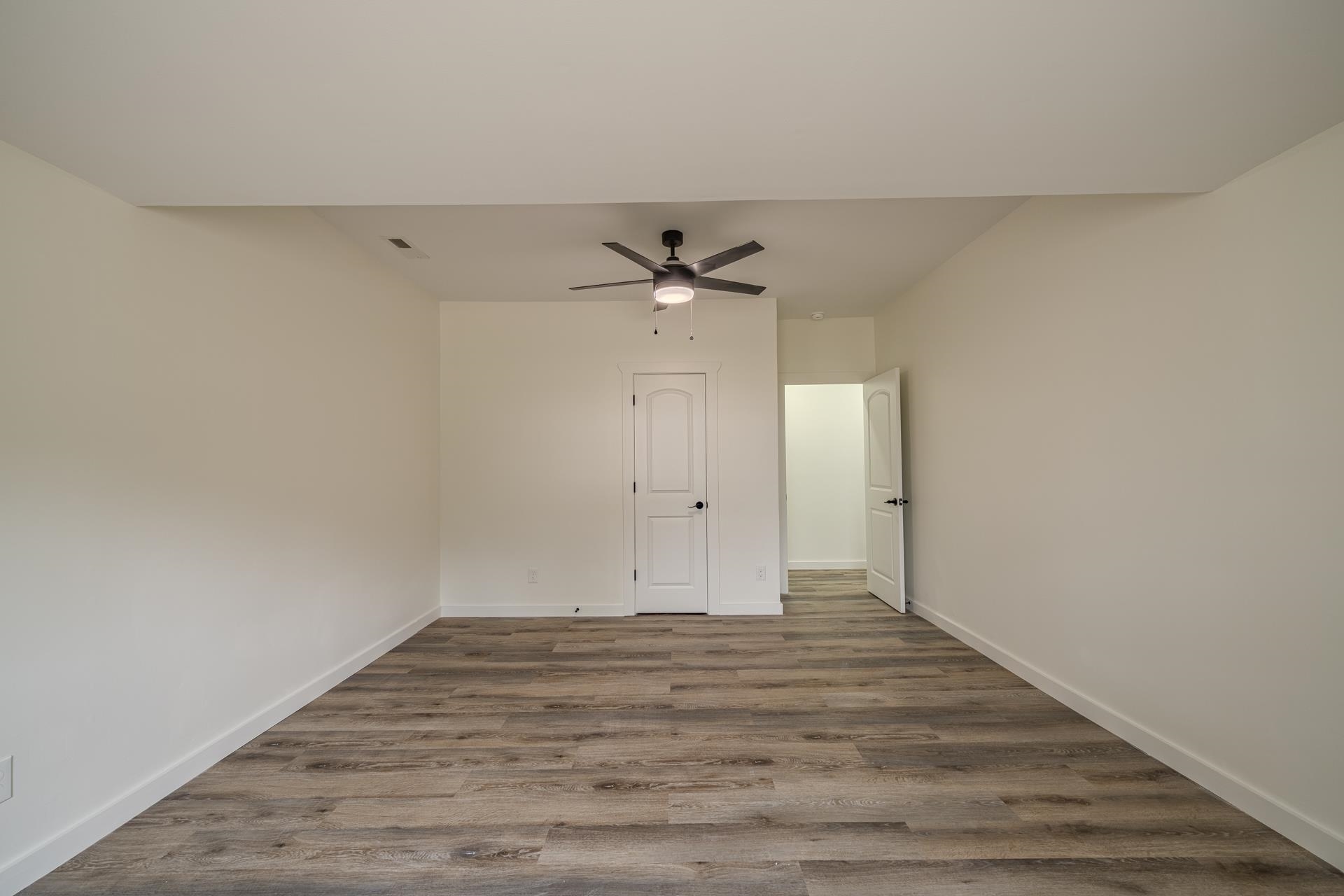 900 Pinhook Dr Property Photo 28
