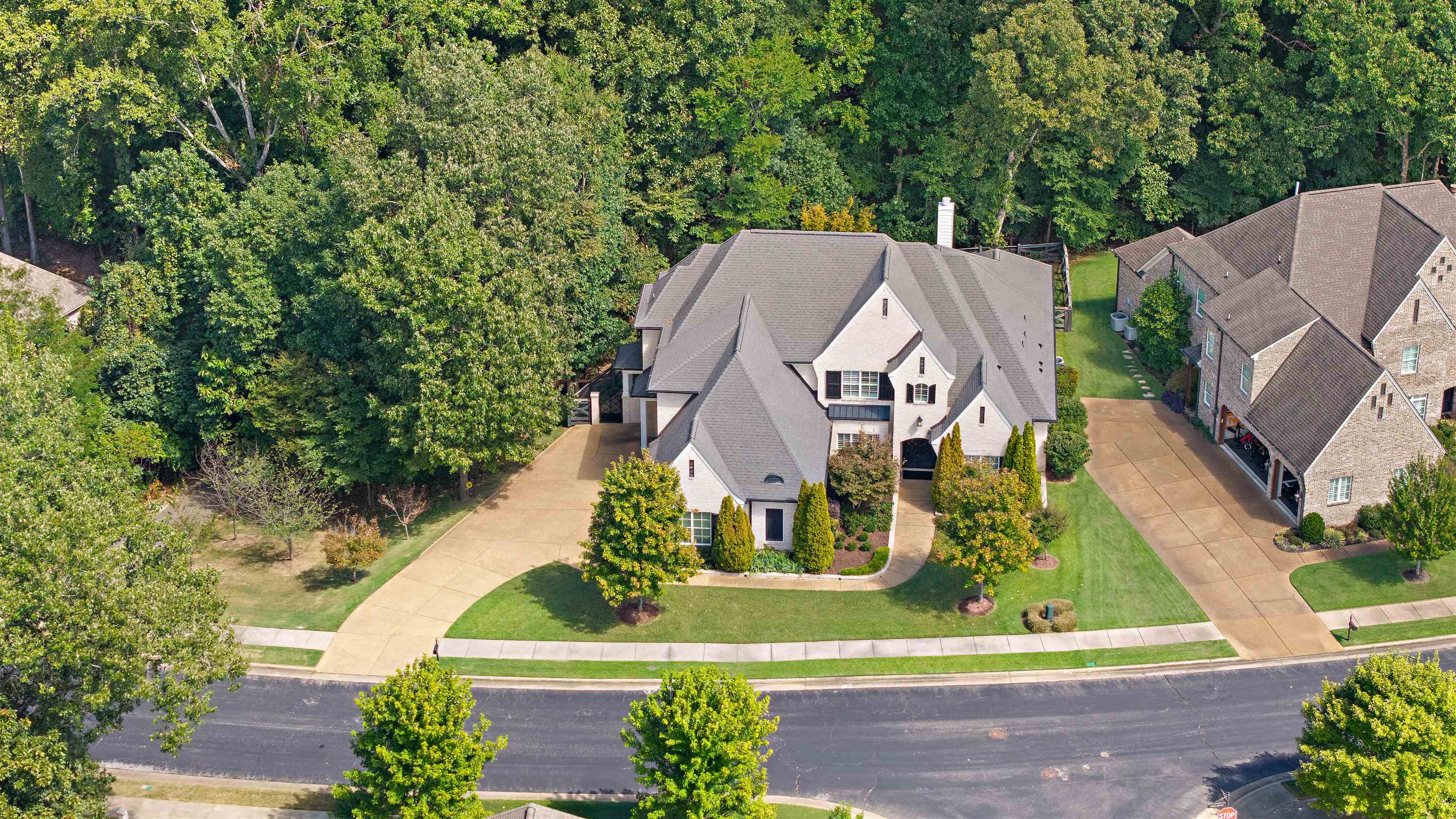 10204 Maple Run Dr Property Photo 2