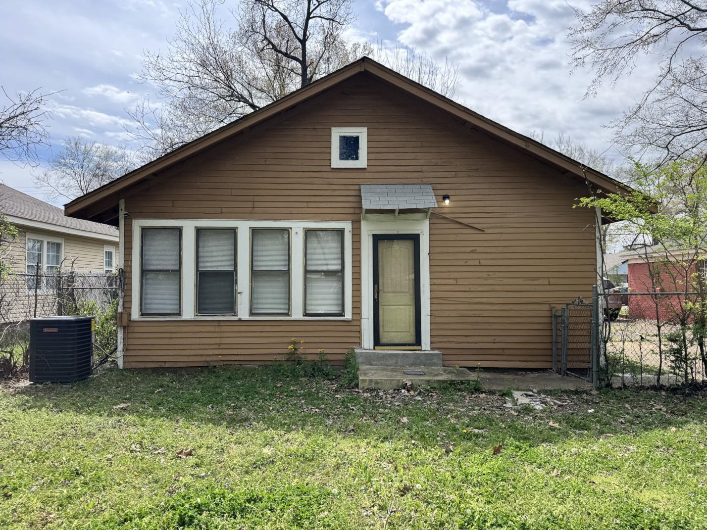 3644 Faxon Ave Property Photo 15