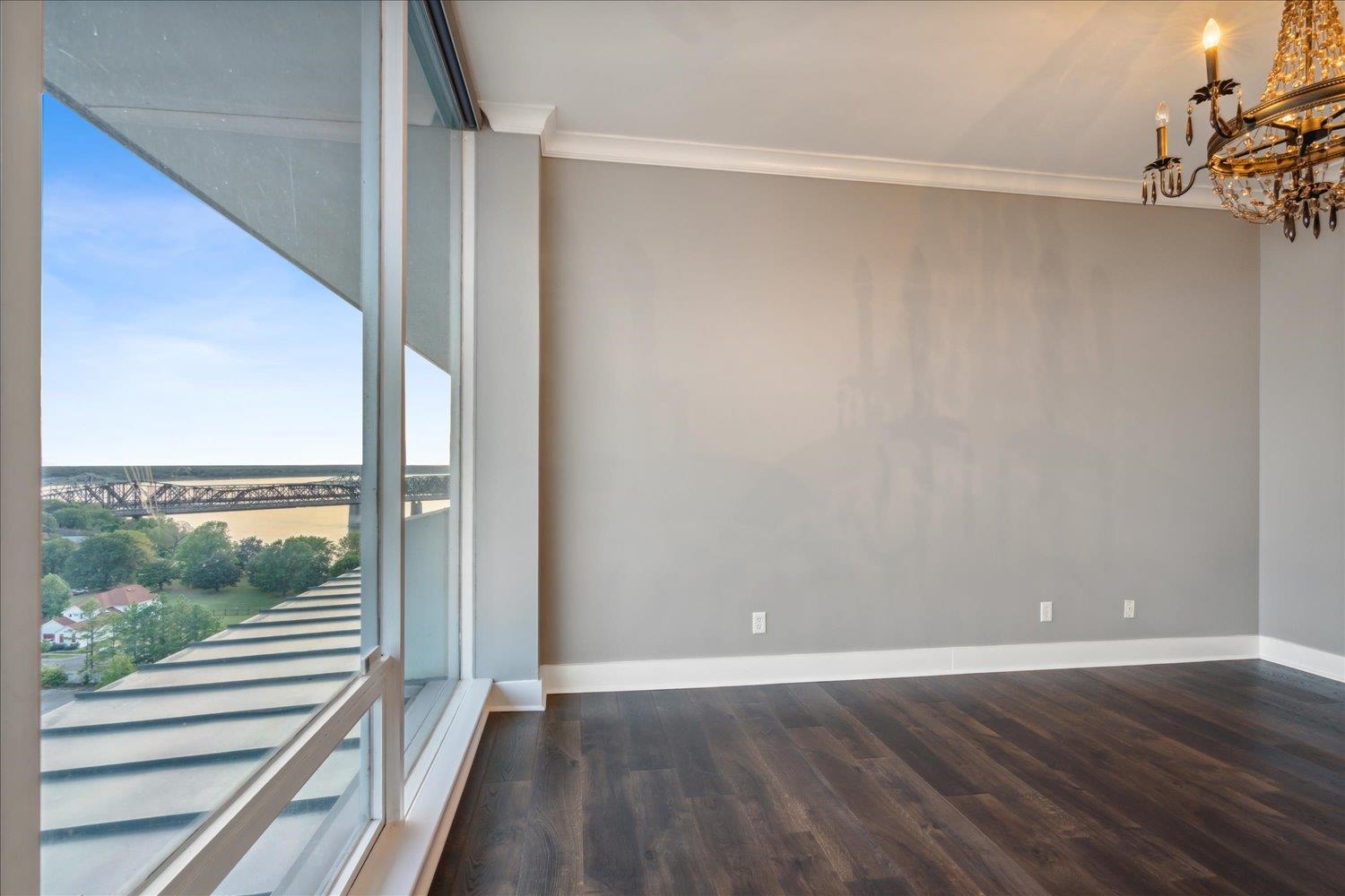 655 Riverside Dr 1508 Property Photo 11