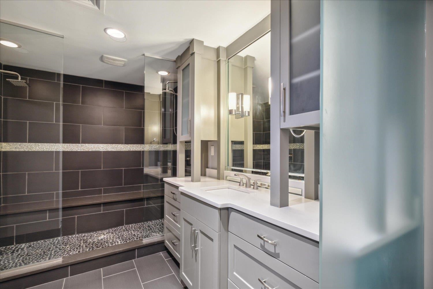 655 Riverside Dr 1508 Property Photo 13