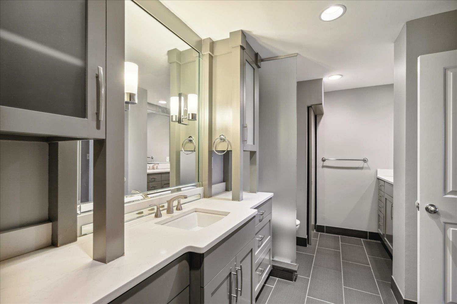655 Riverside Dr 1508 Property Photo 14