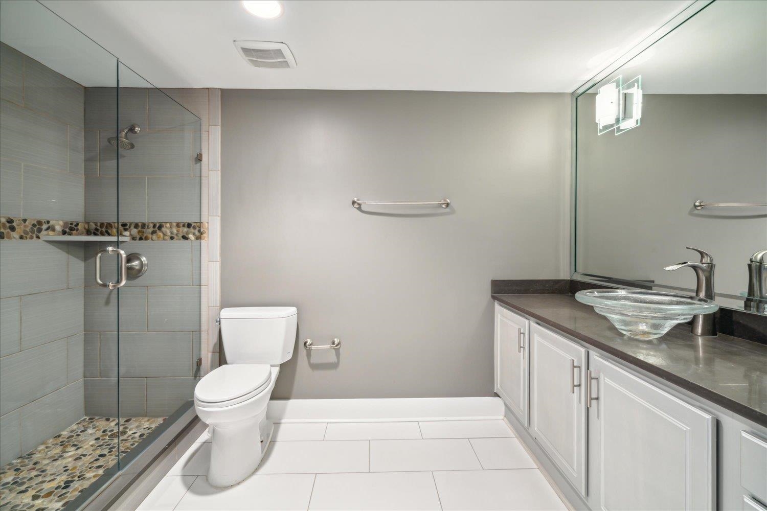 655 Riverside Dr 1508 Property Photo 19