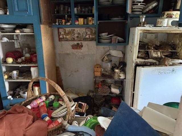 305 Walnut St Property Photo 2