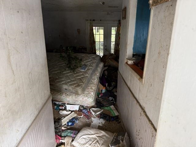 305 Walnut St Property Photo 3