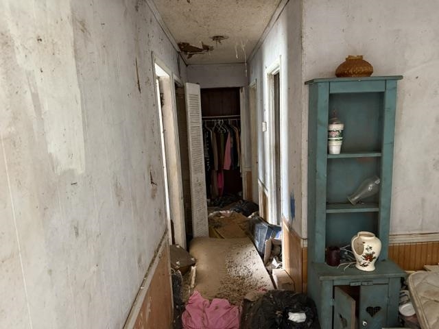 305 Walnut St Property Photo 4
