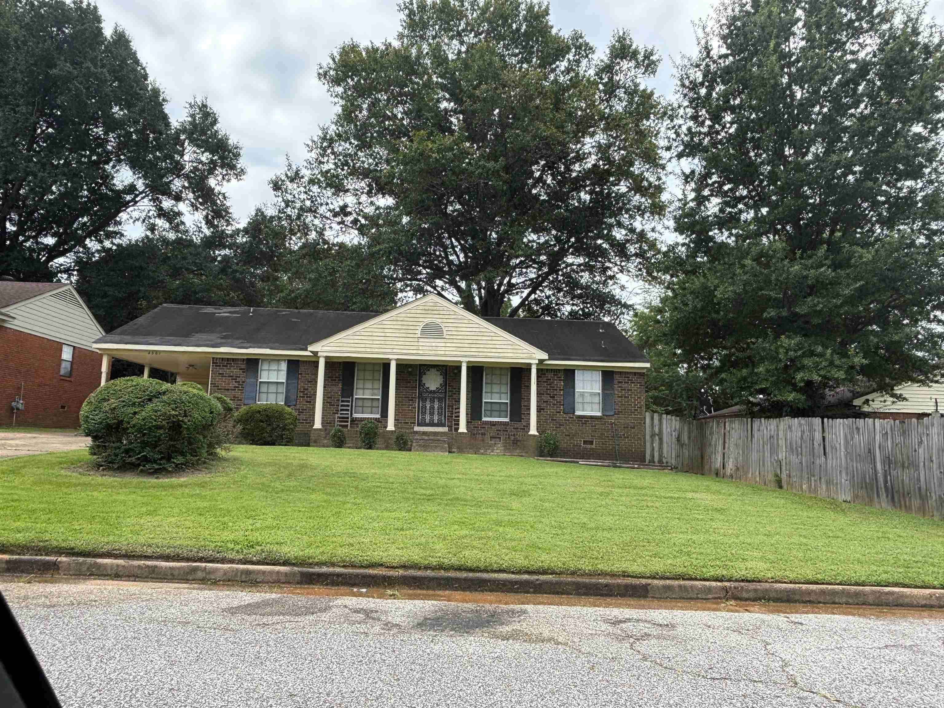 4301 Manorhaven Dr Property Photo 1