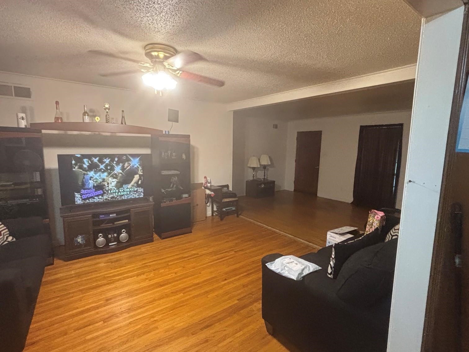 4301 Manorhaven Dr Property Photo 2