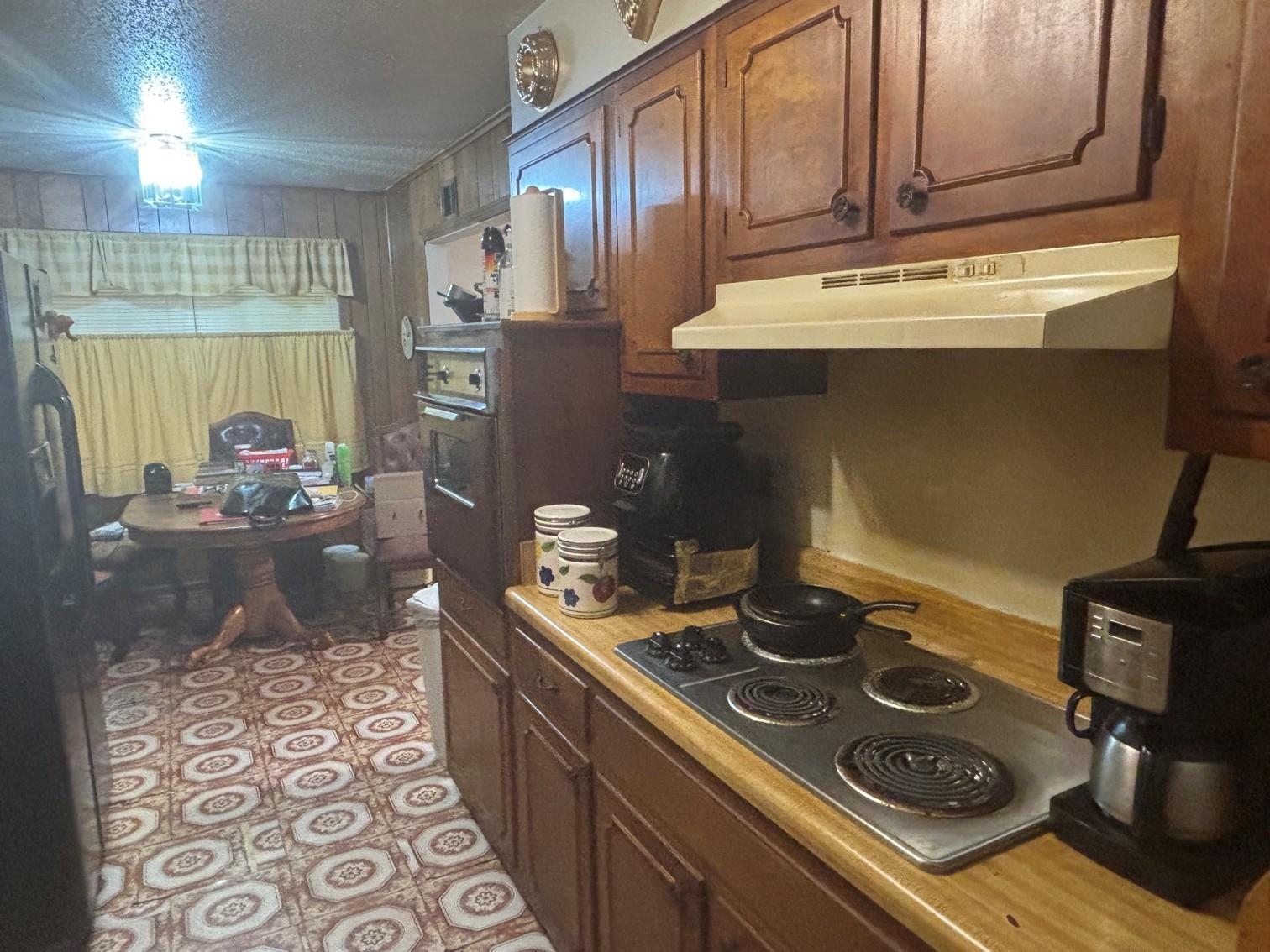 4301 Manorhaven Dr Property Photo 3