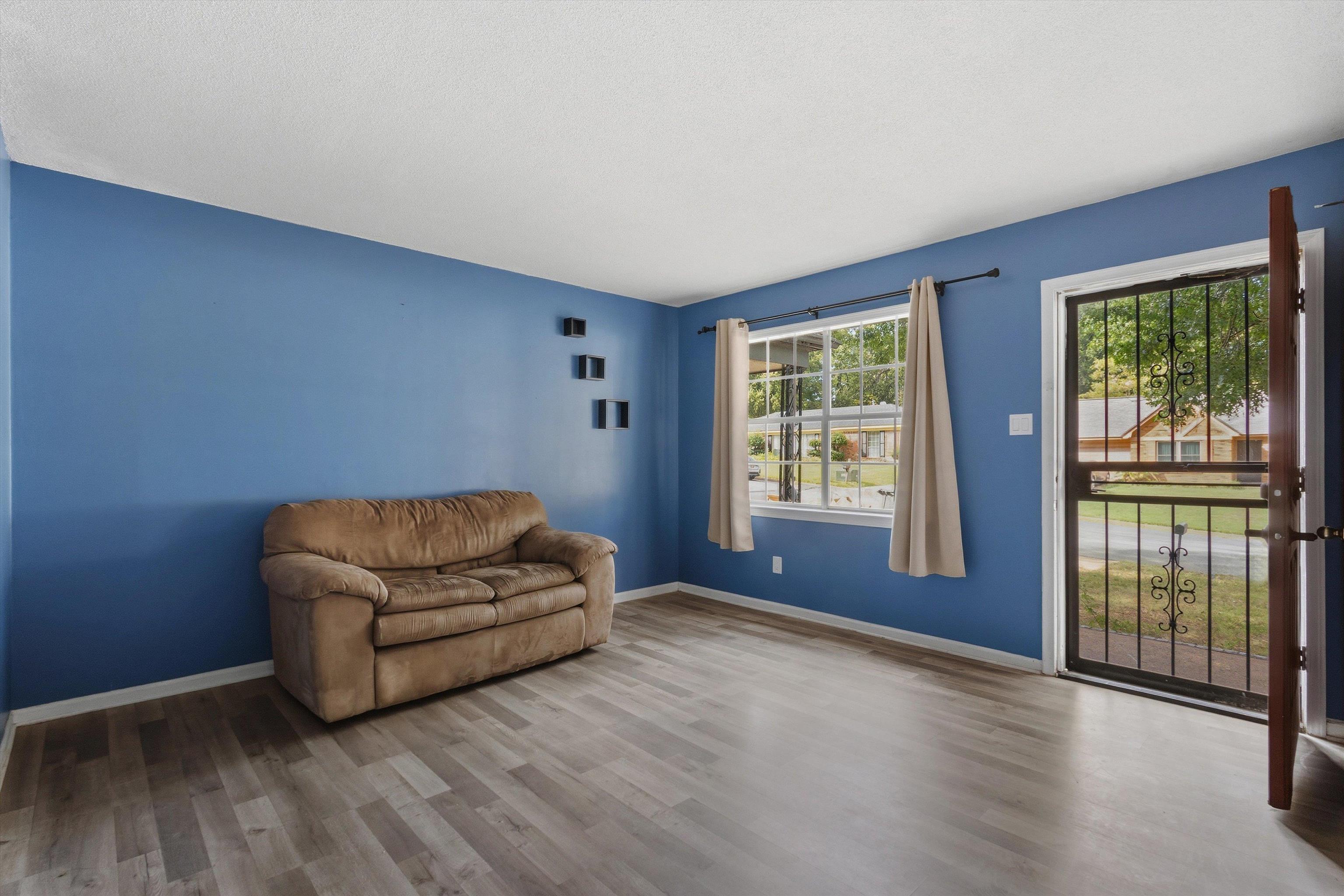4217 Oakcrest Ave Property Photo 5