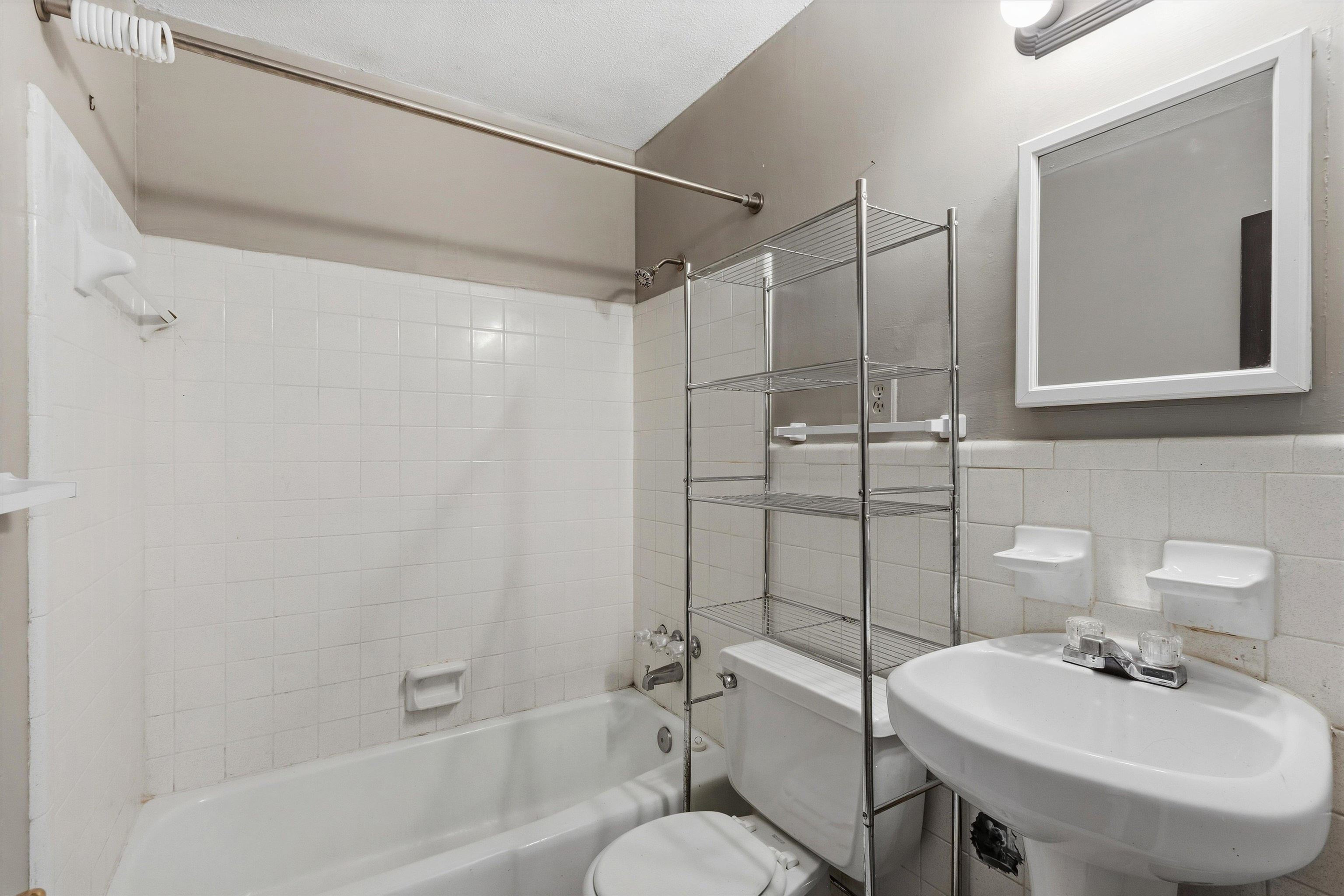 4217 Oakcrest Ave Property Photo 21