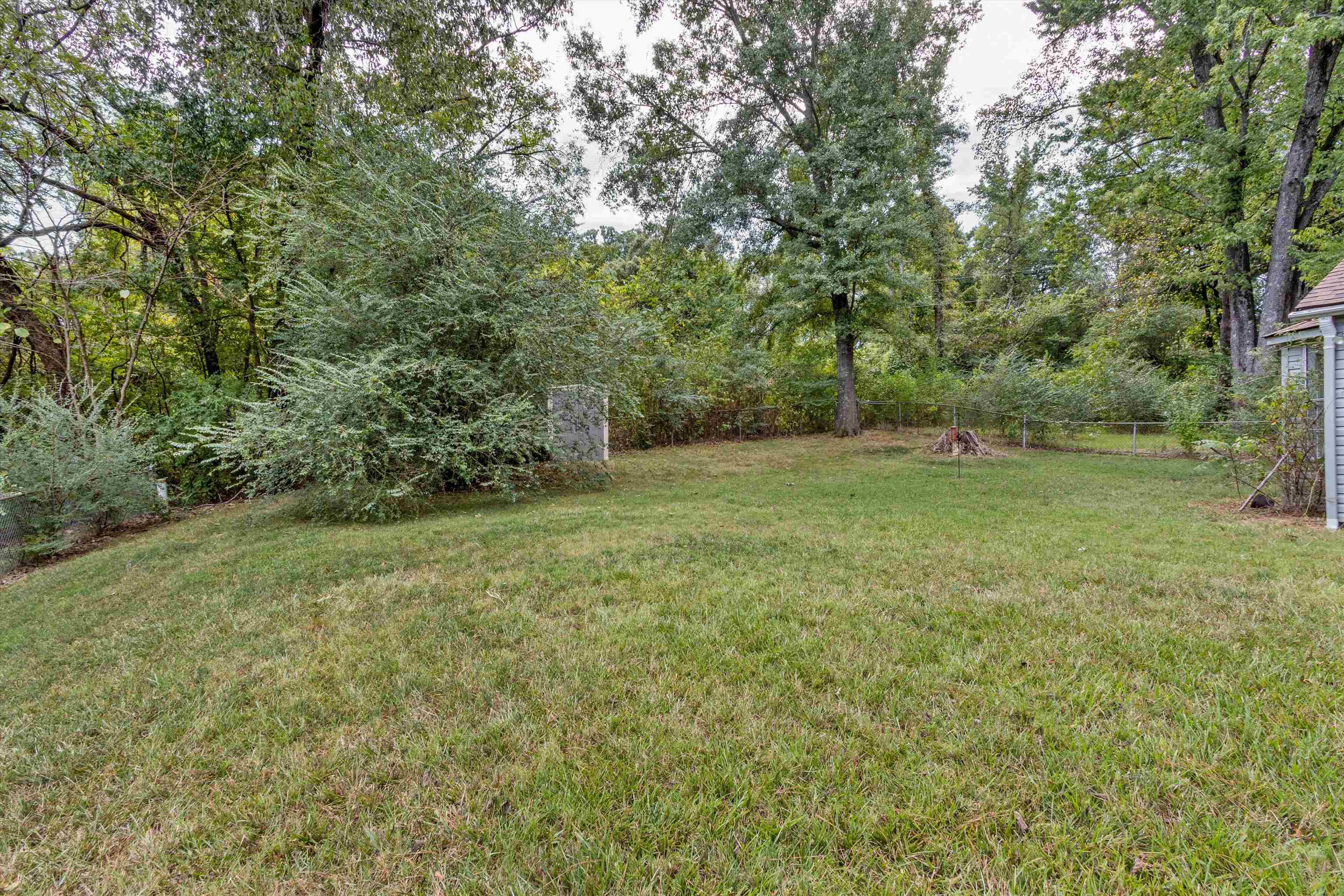 4217 Oakcrest Ave Property Photo 26