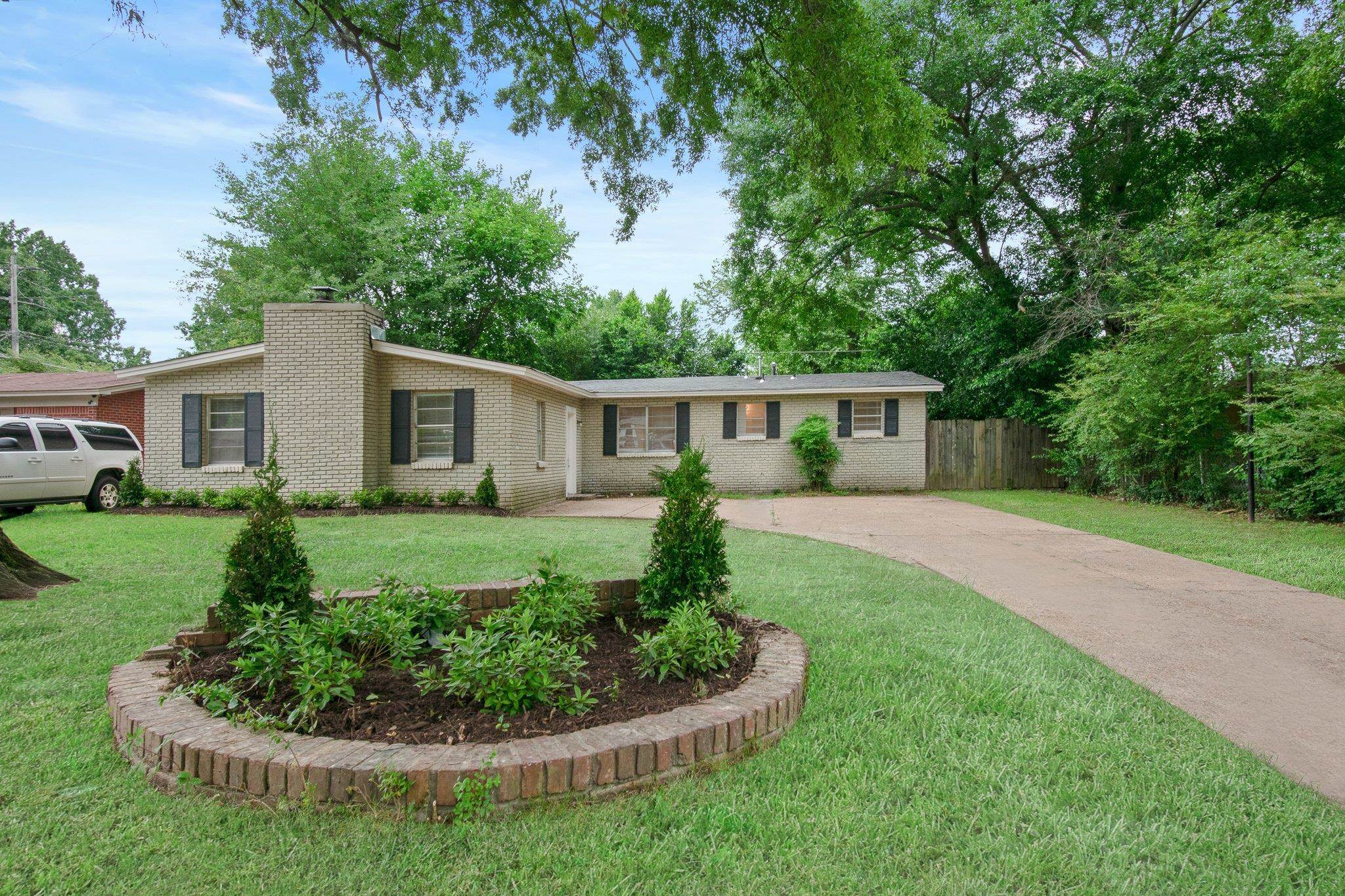 2980 CROLEY DR Property Photo 1