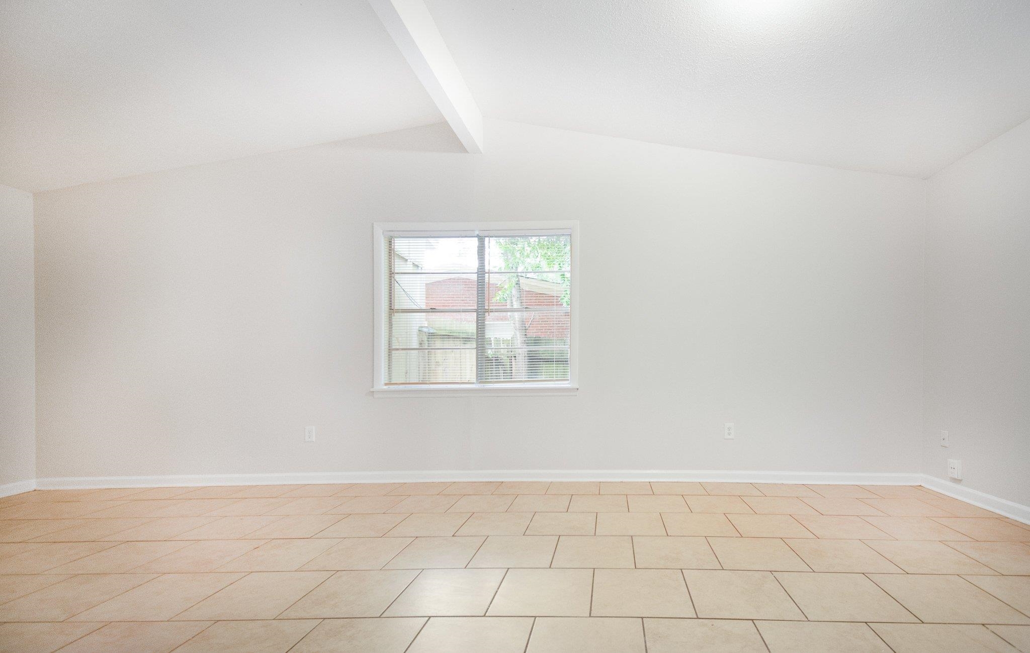 2980 Croley Dr Property Photo 4