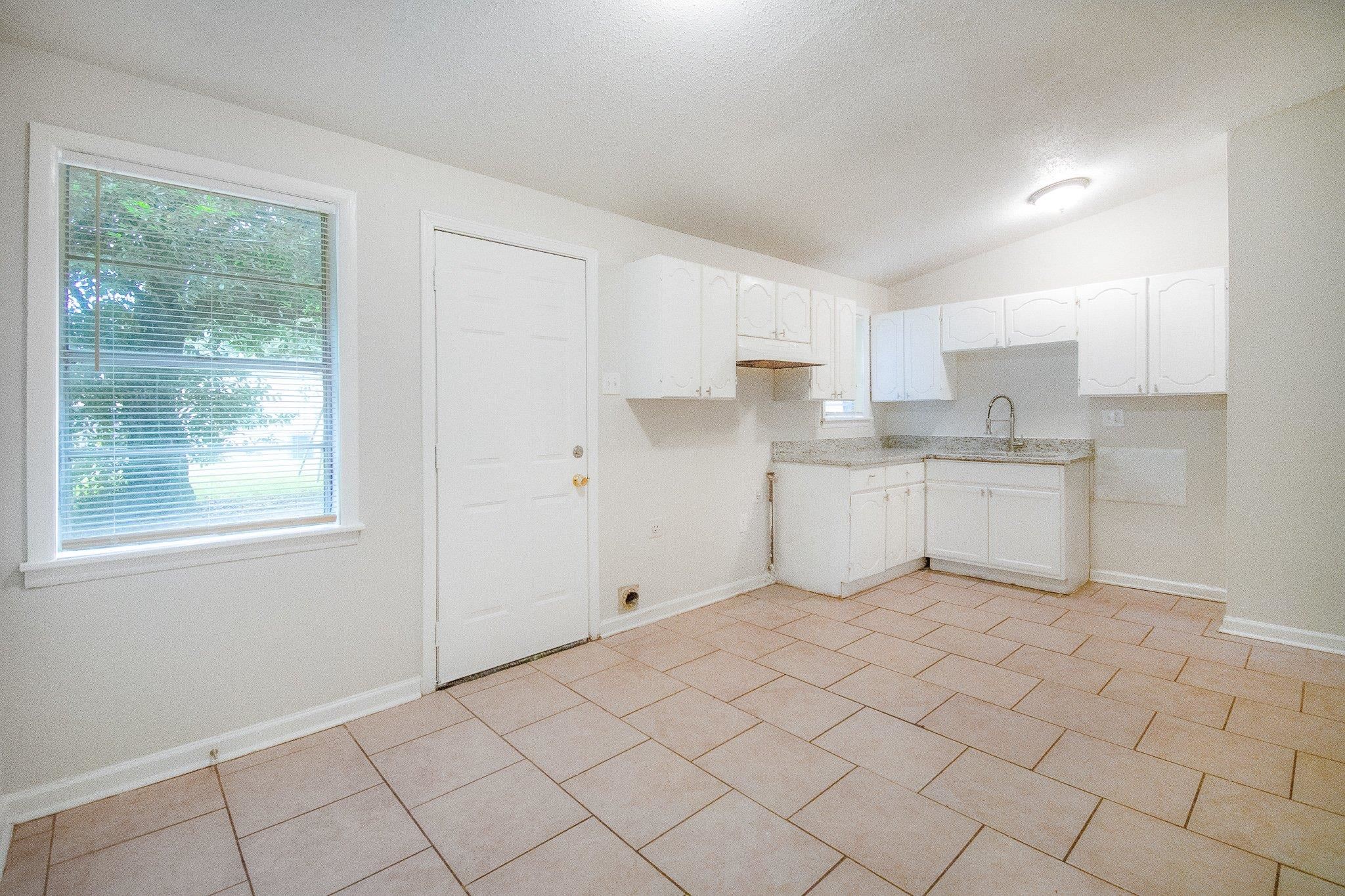 2980 Croley Dr Property Photo 5