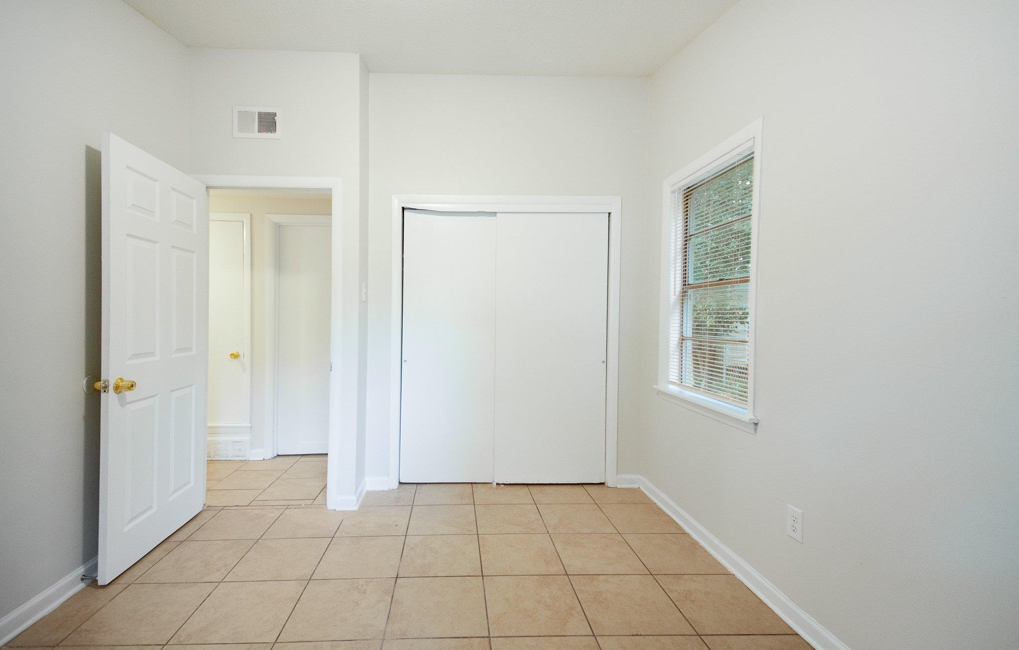 2980 Croley Dr Property Photo 7