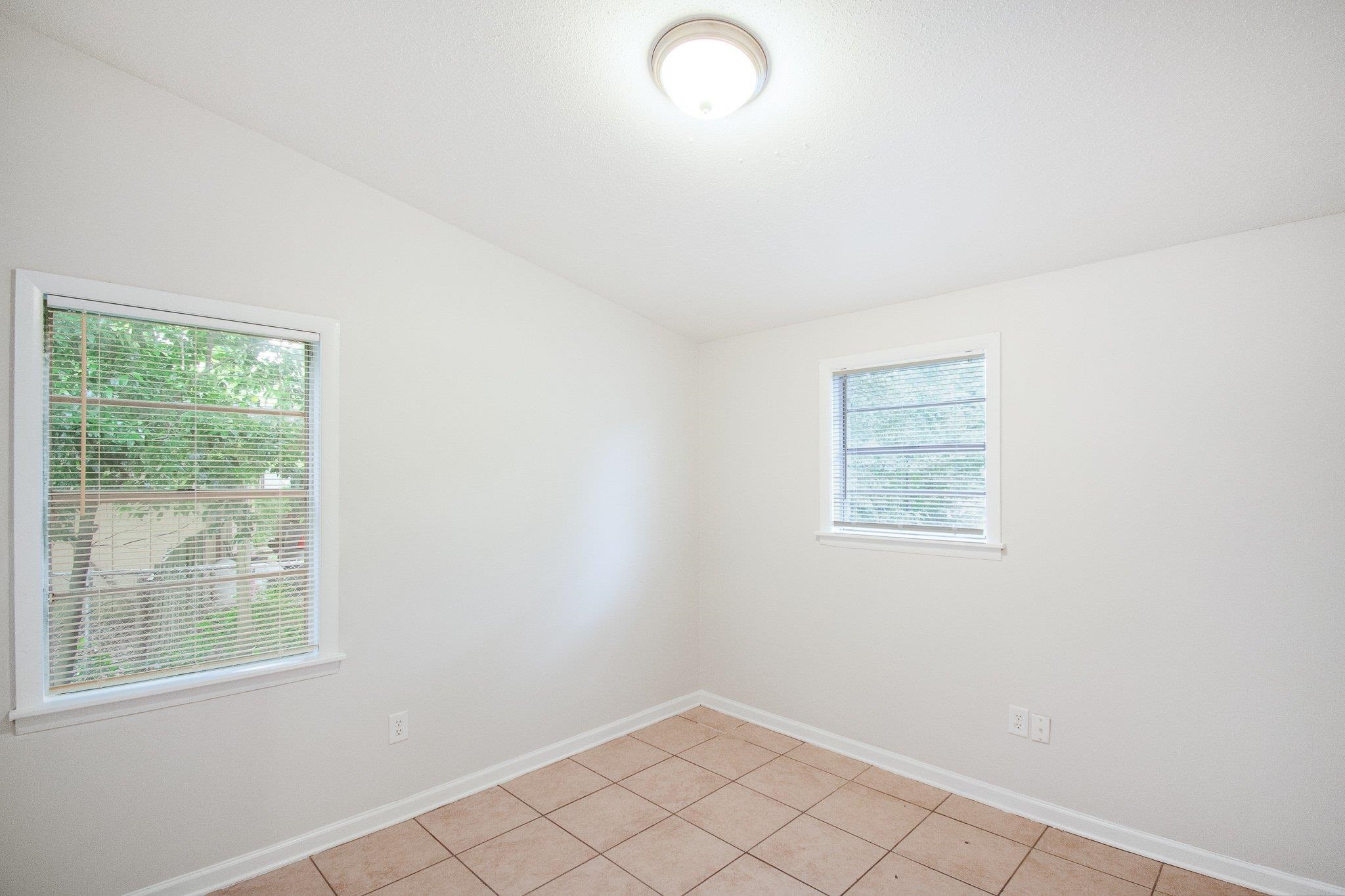 2980 Croley Dr Property Photo 10