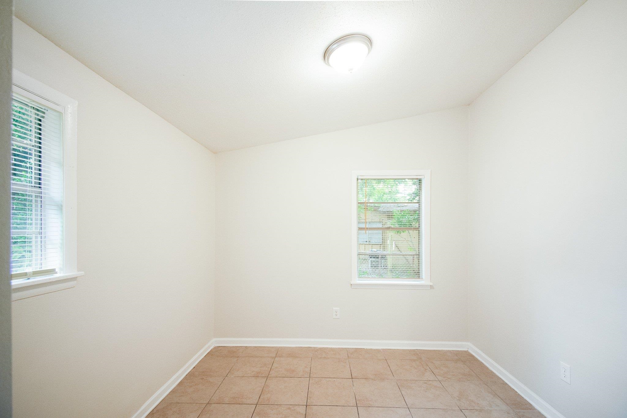 2980 Croley Dr Property Photo 11