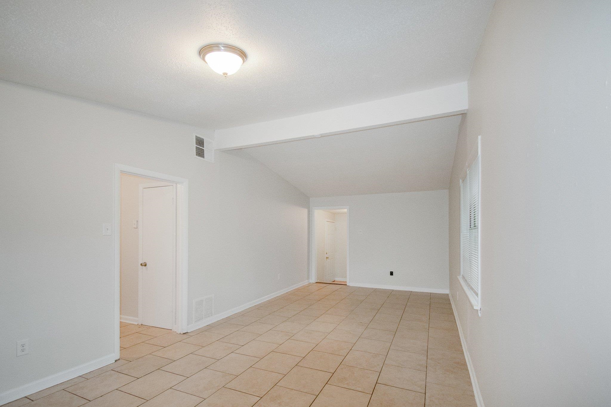 2980 Croley Dr Property Photo 14
