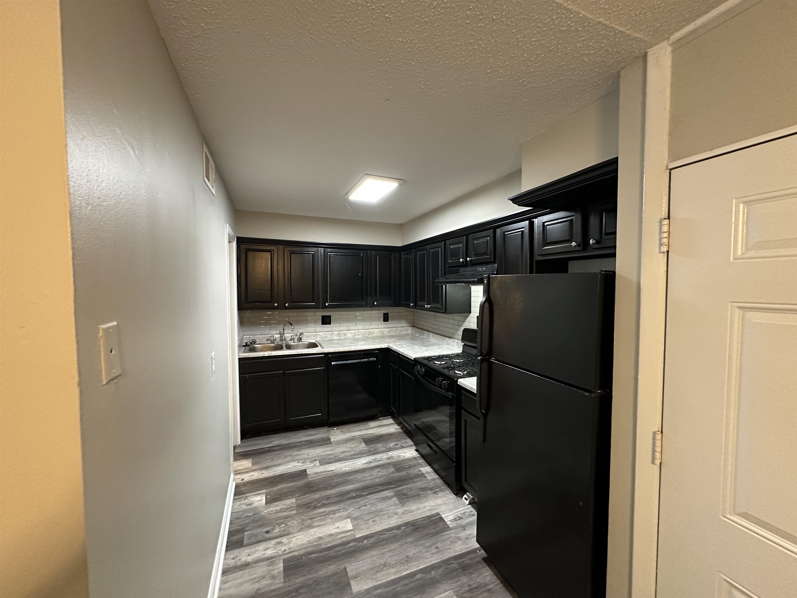 32 N Belvedere Blvd N #21 Property Photo 5