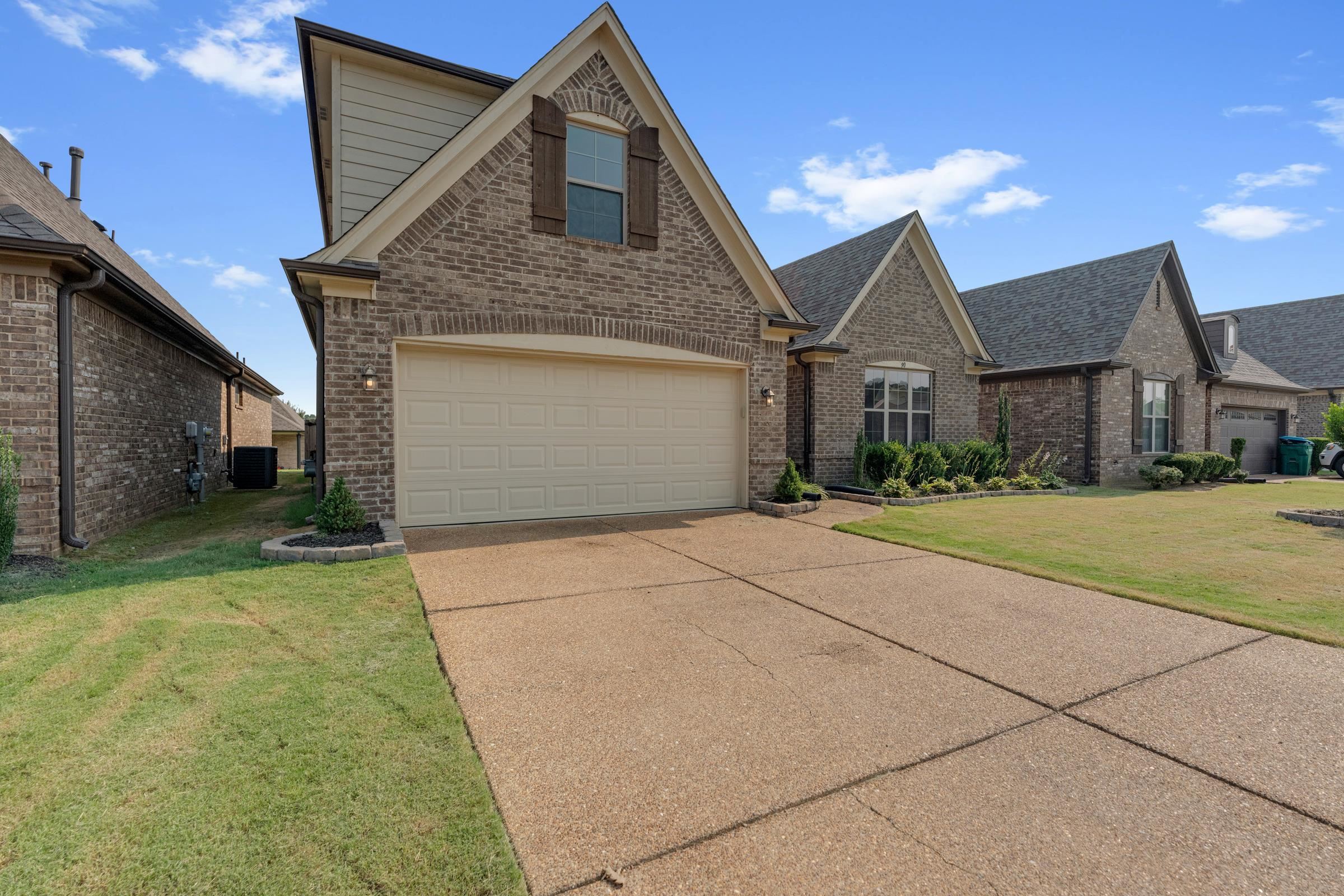 90 Willow Springs Ln Property Photo 2