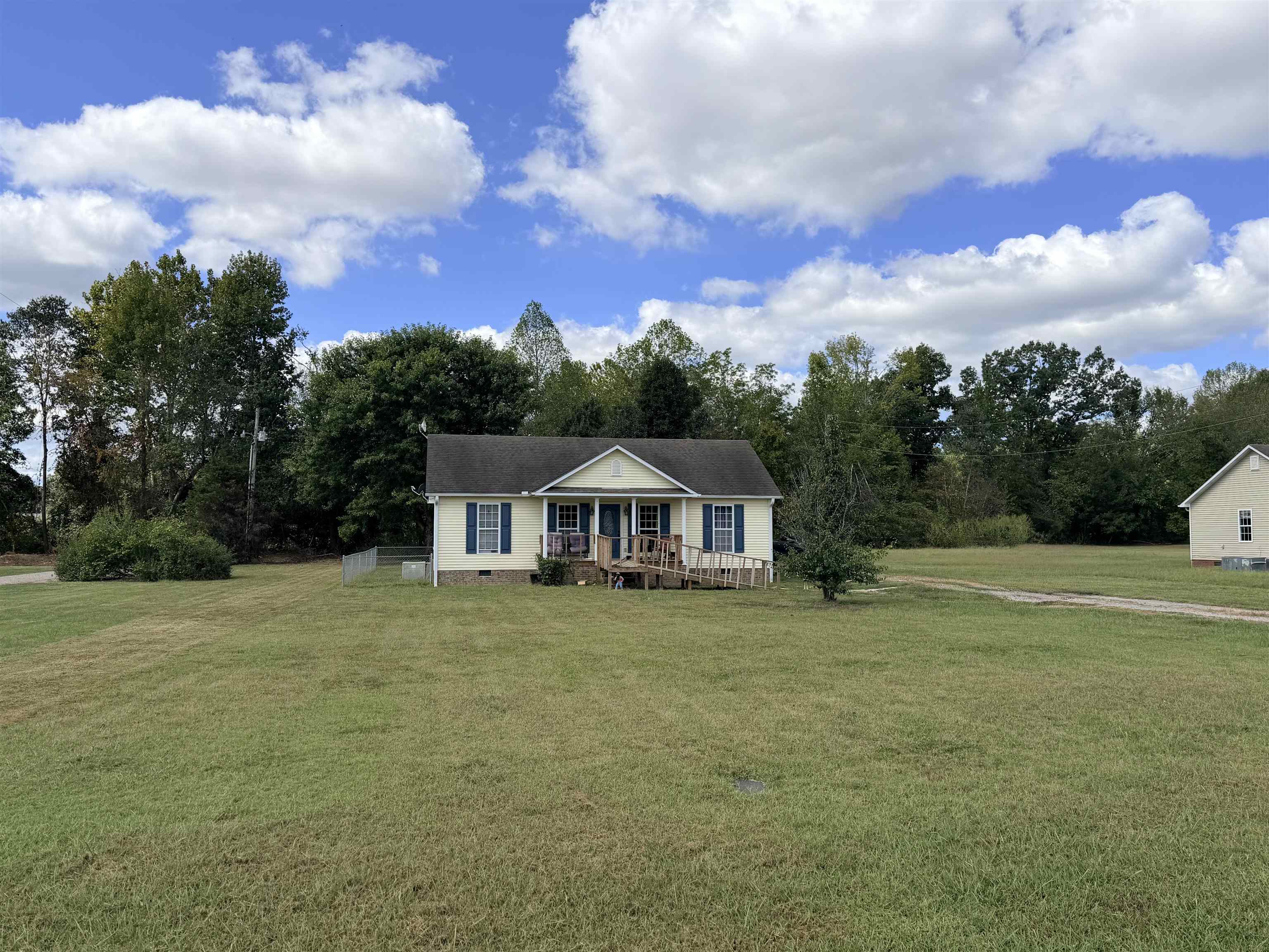 393 Chris Ln S Property Photo 3