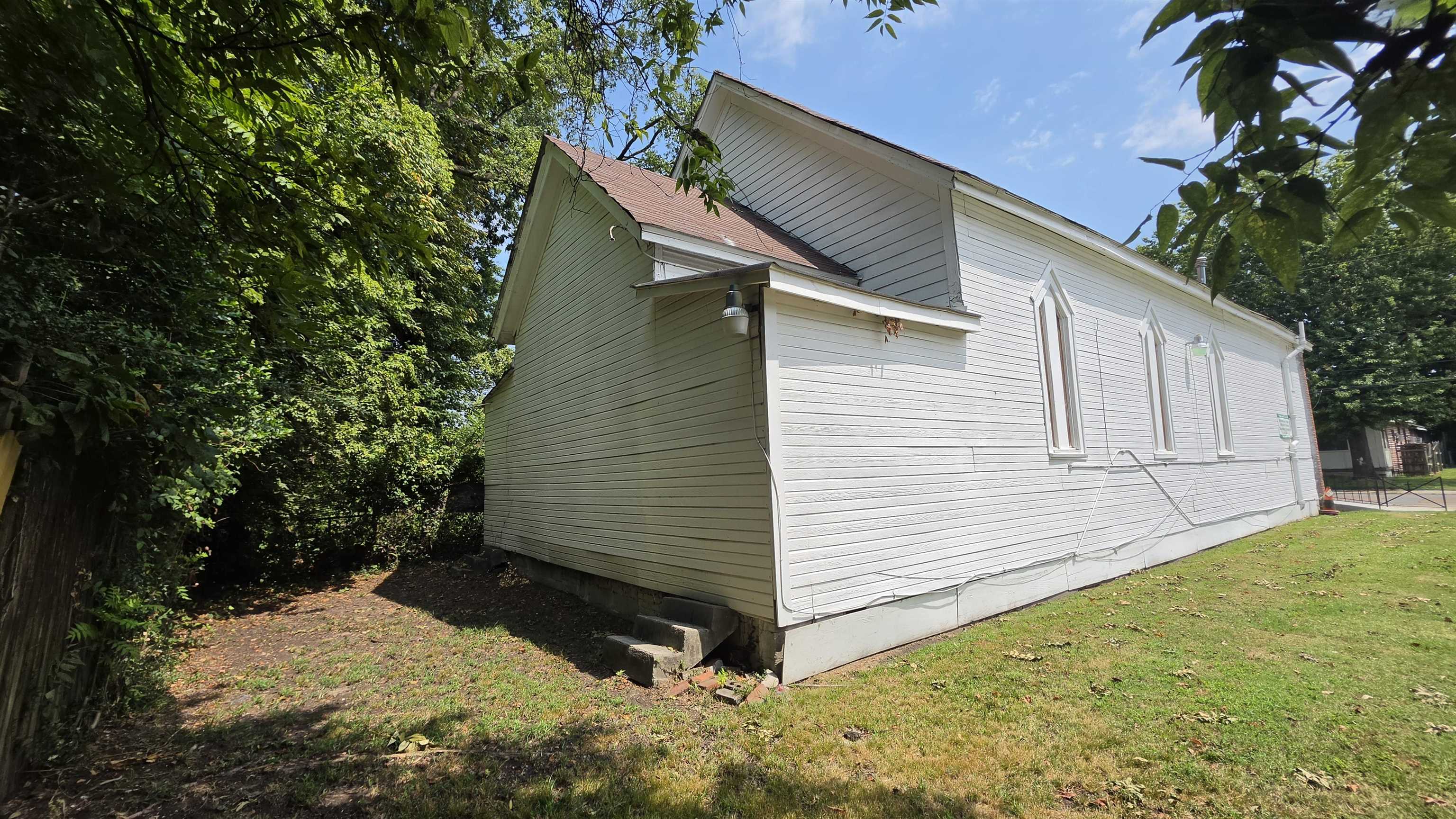 813 Randle St Property Photo 4