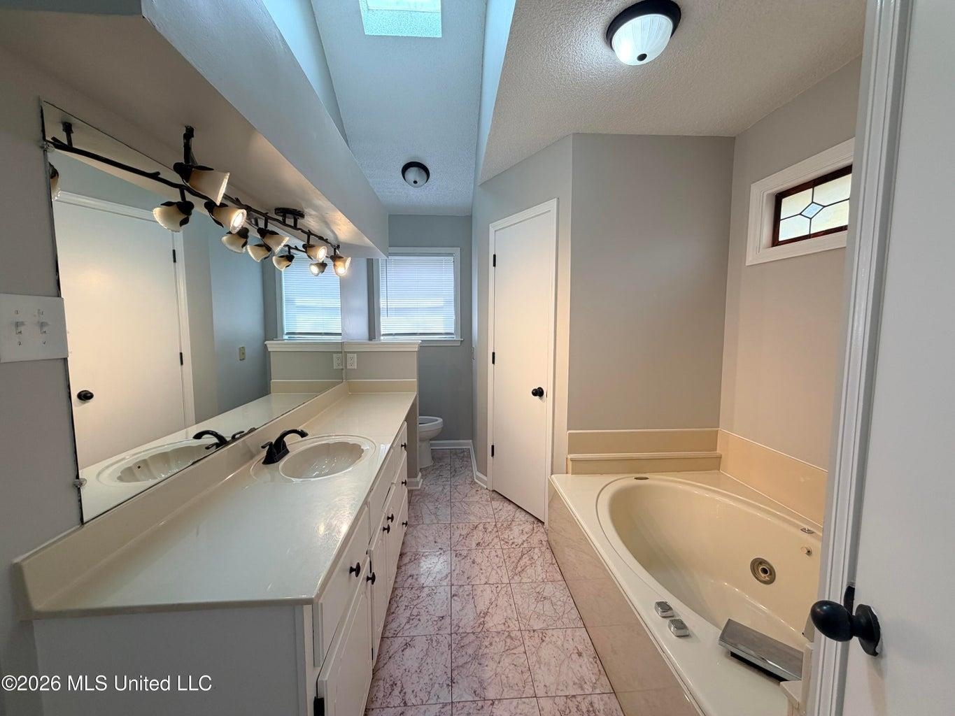 7211 Grove Park Rd Property Photo 11