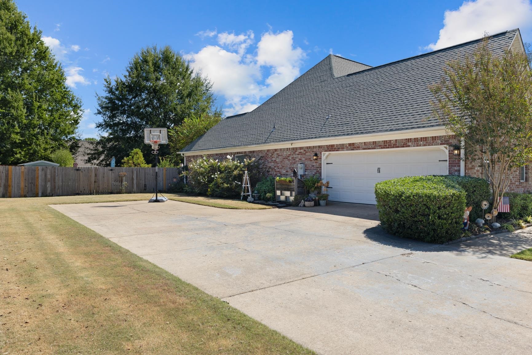 42 Amber Tree Cv Property Photo 2