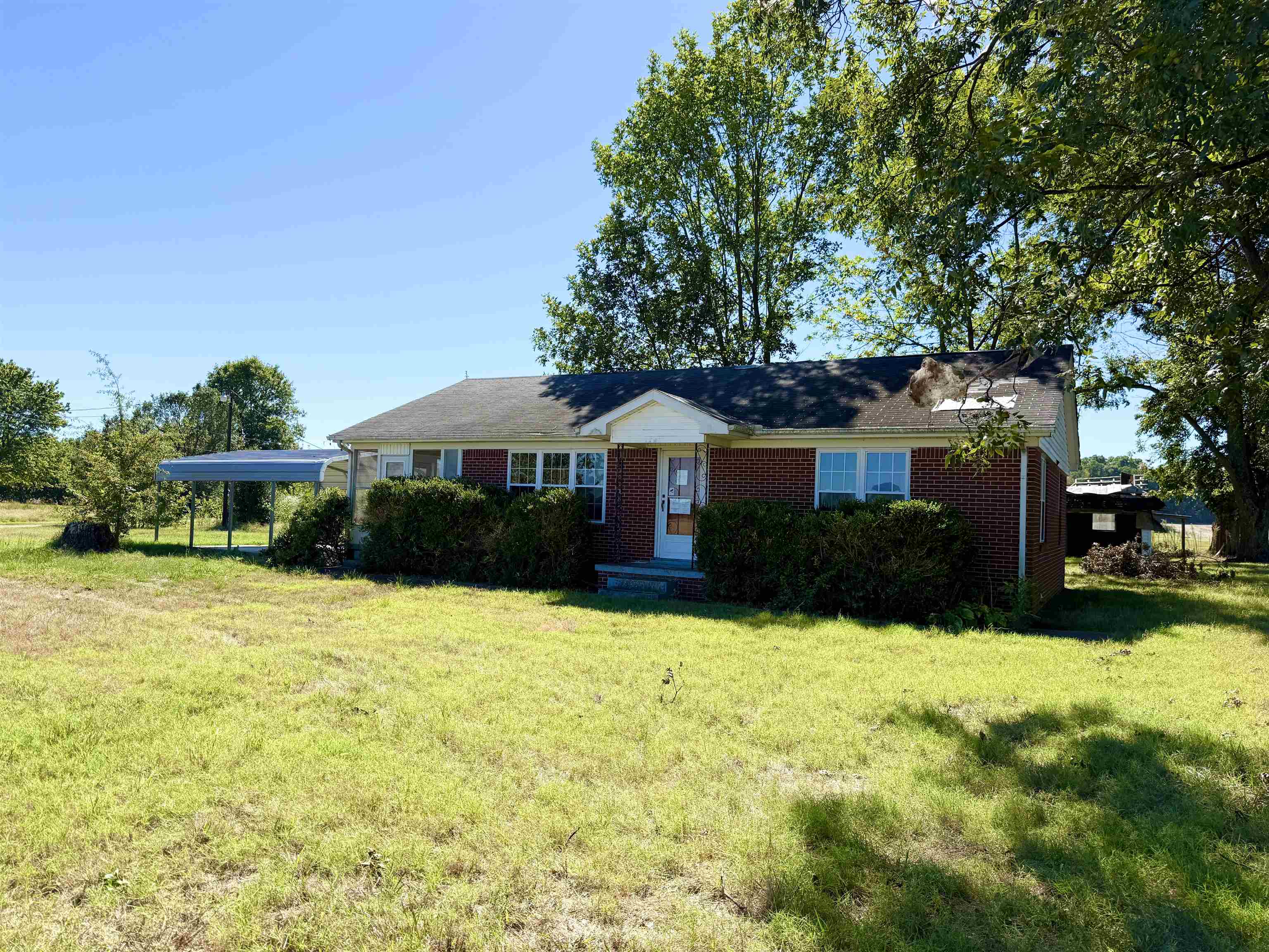 875 Glendale Rd Property Photo 1