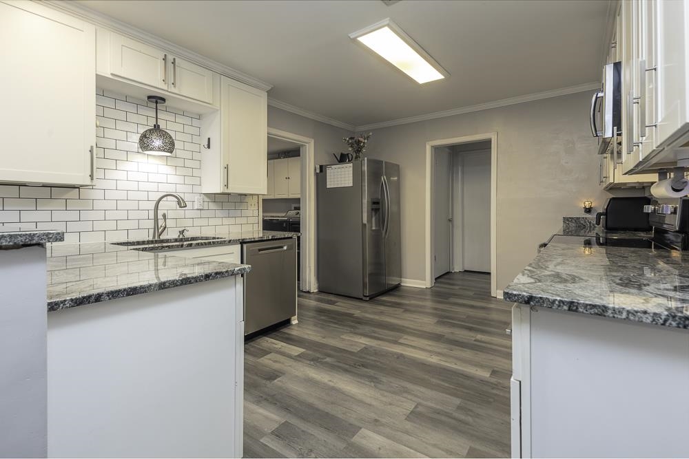 3450 Oak Rd Property Photo 14