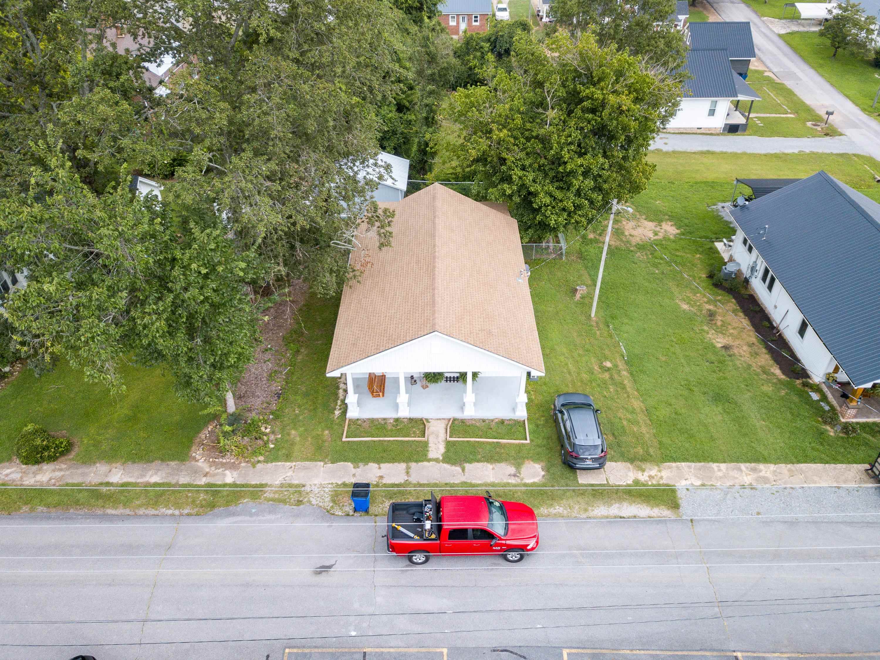 115 E Songer St Property Photo 2