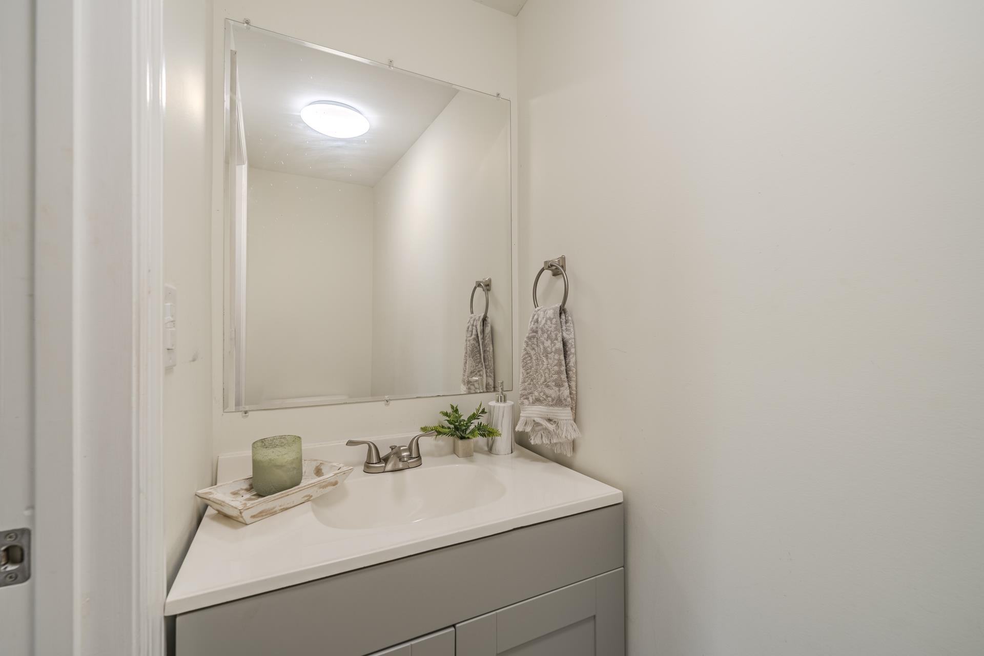 115 E Songer St Property Photo 23