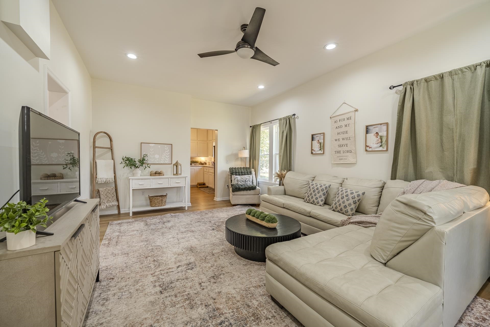 115 E Songer St Property Photo 37