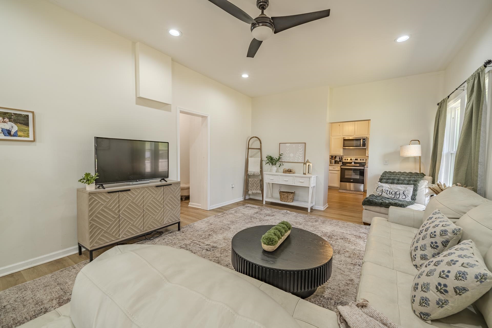 115 E Songer St Property Photo 38