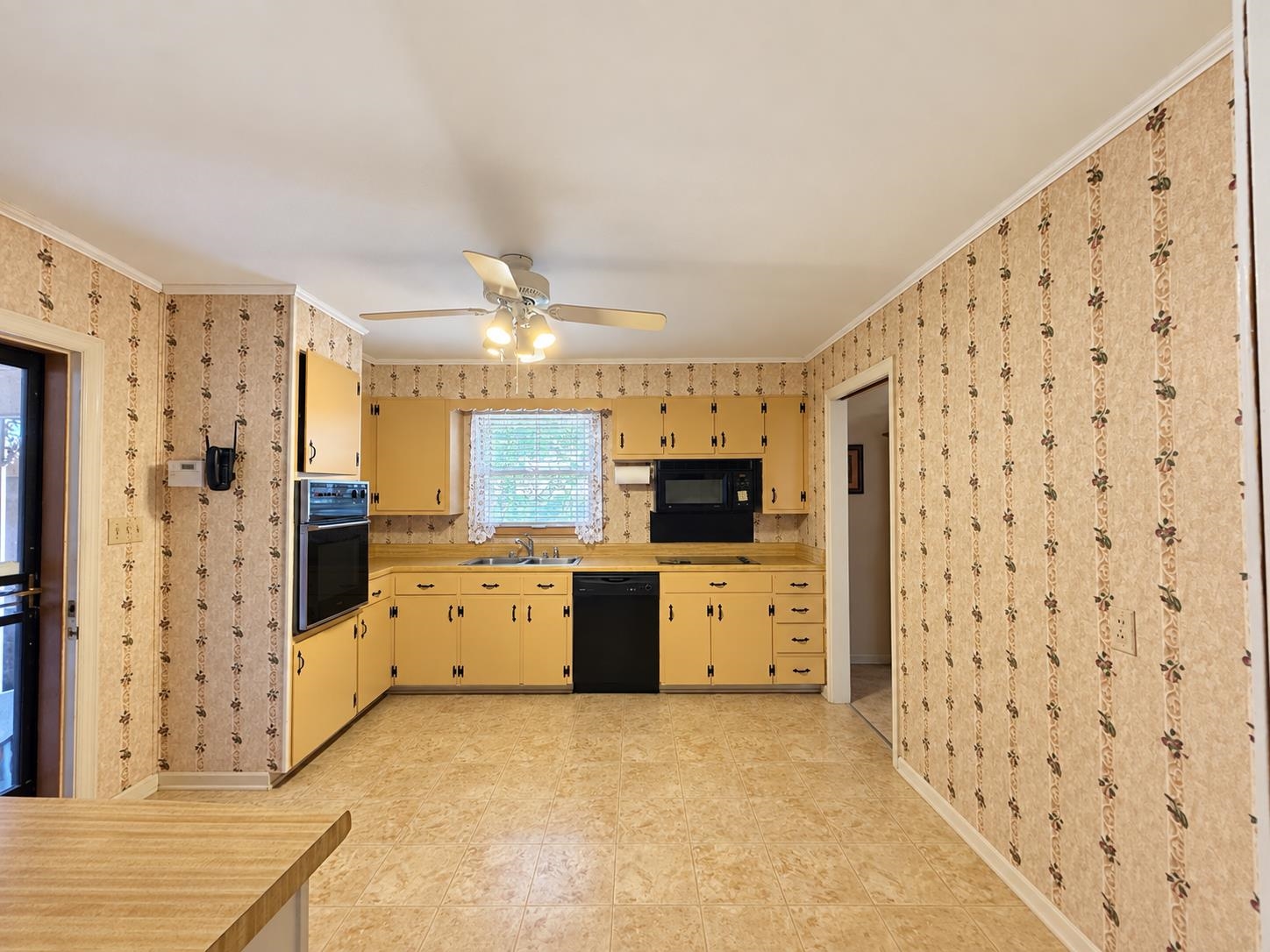 1523 Herring Dr Property Photo 4