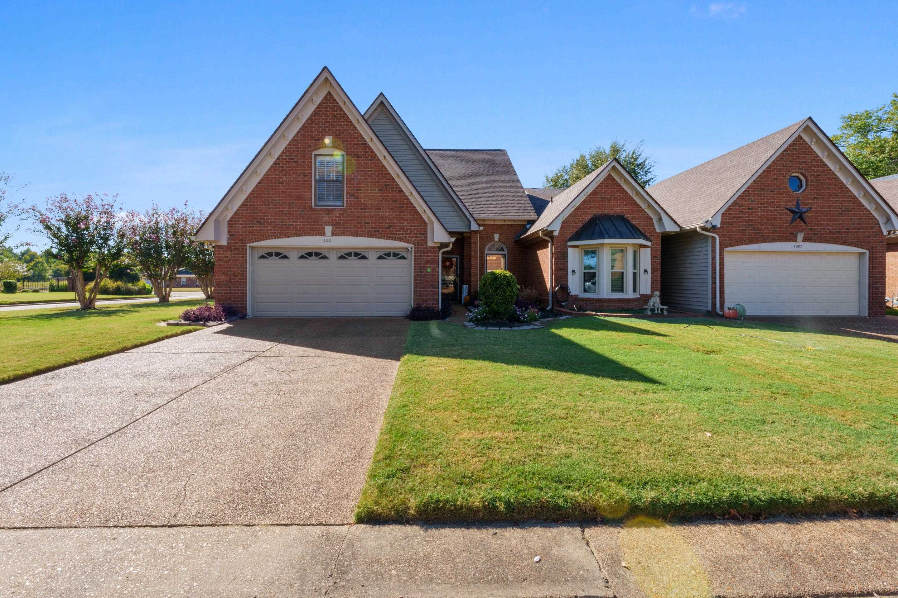 4011 Muirfield Dr Property Photo 1