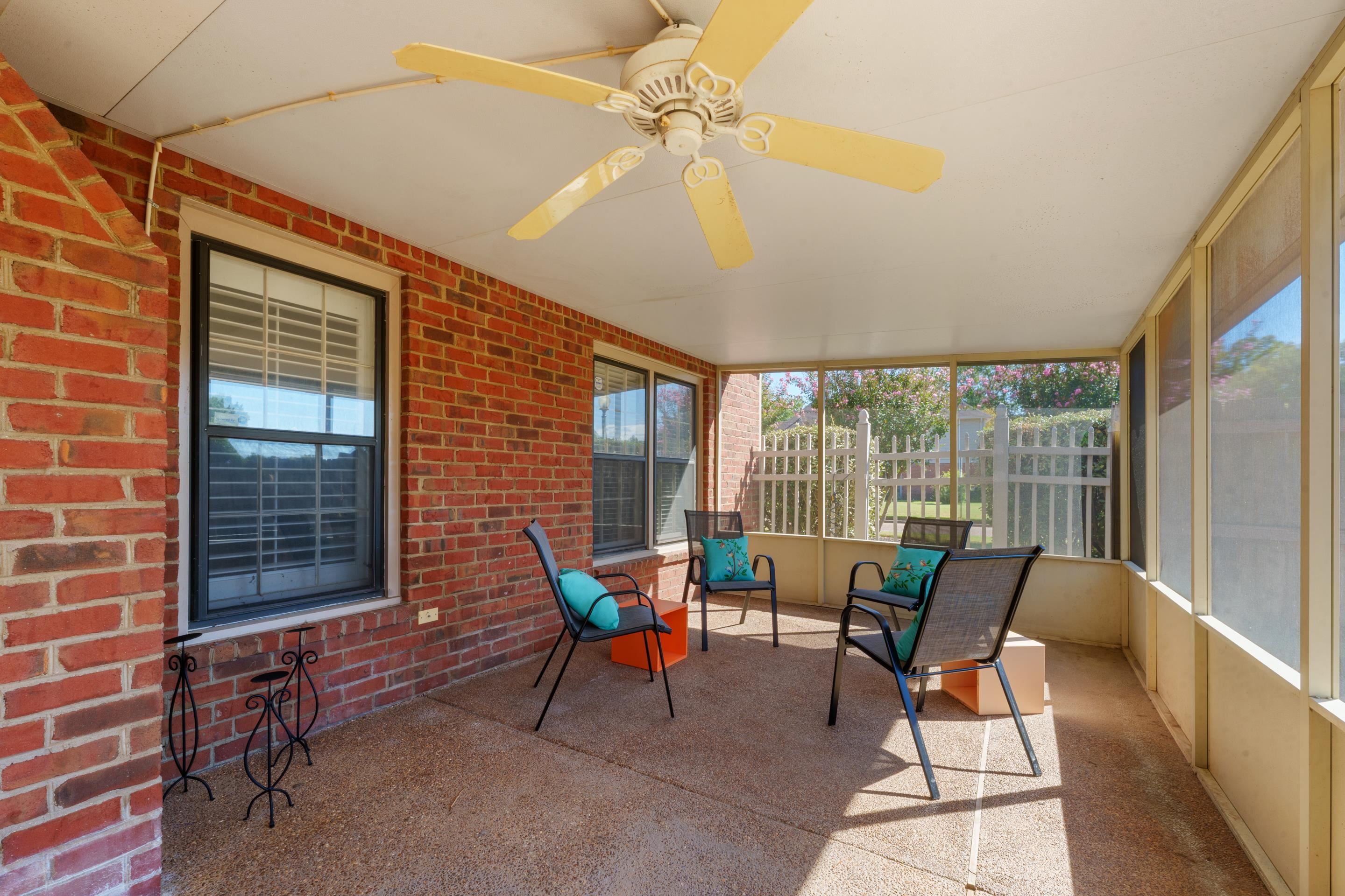 4011 Muirfield Dr Property Photo 25