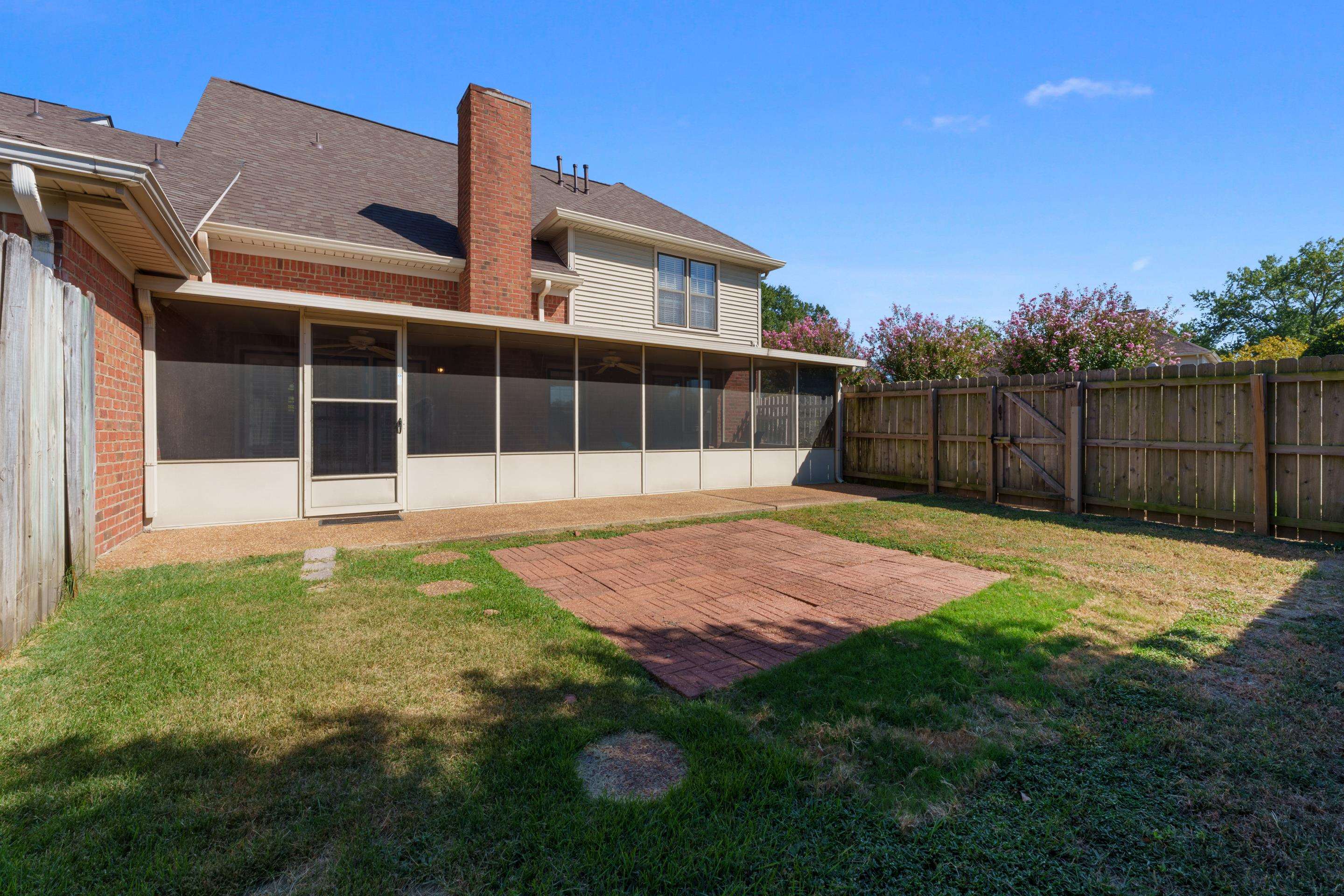 4011 Muirfield Dr Property Photo 27