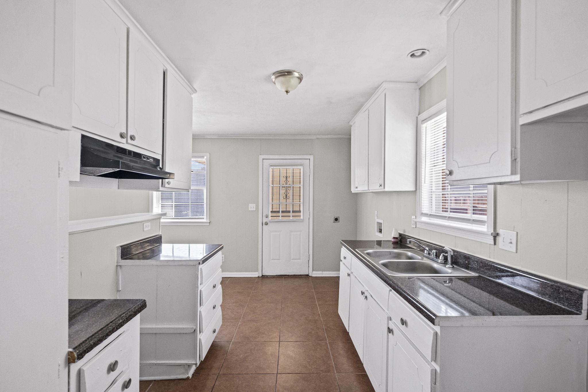 4479 Jamaica Ave Property Photo 14
