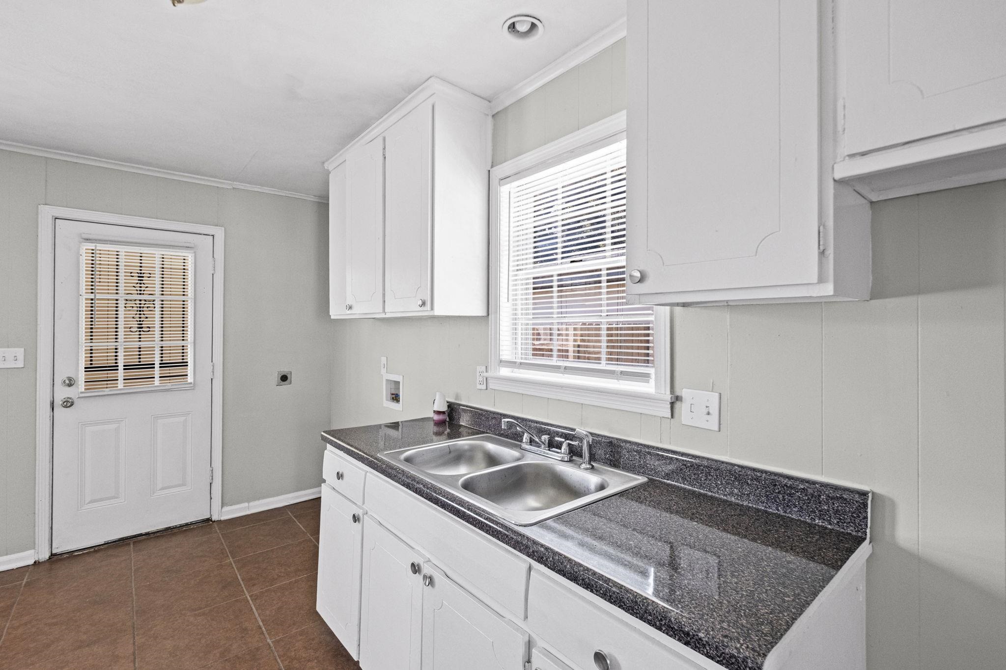 4479 Jamaica Ave Property Photo 15