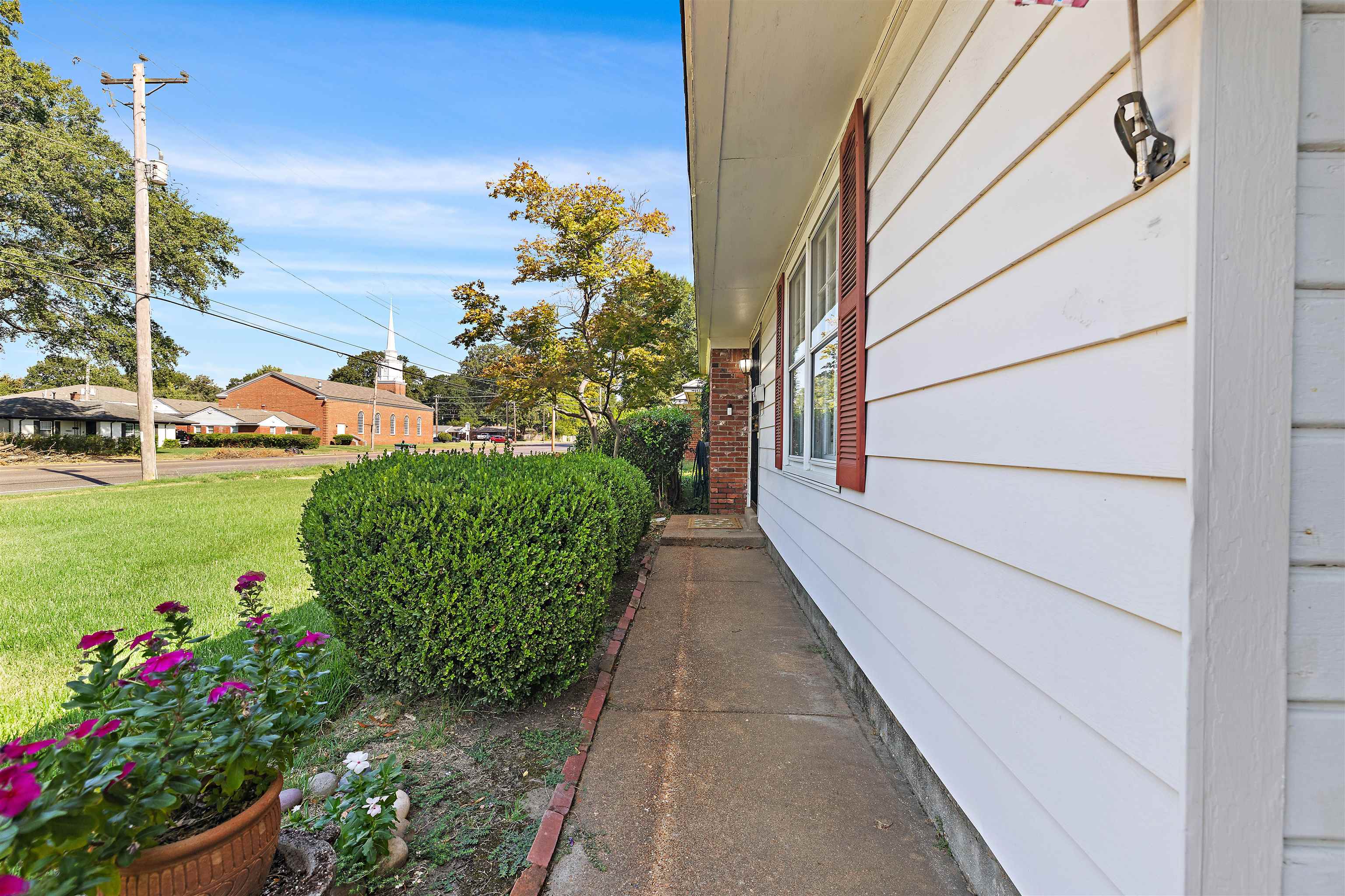 1520 Mt Moriah Rd Property Photo 4