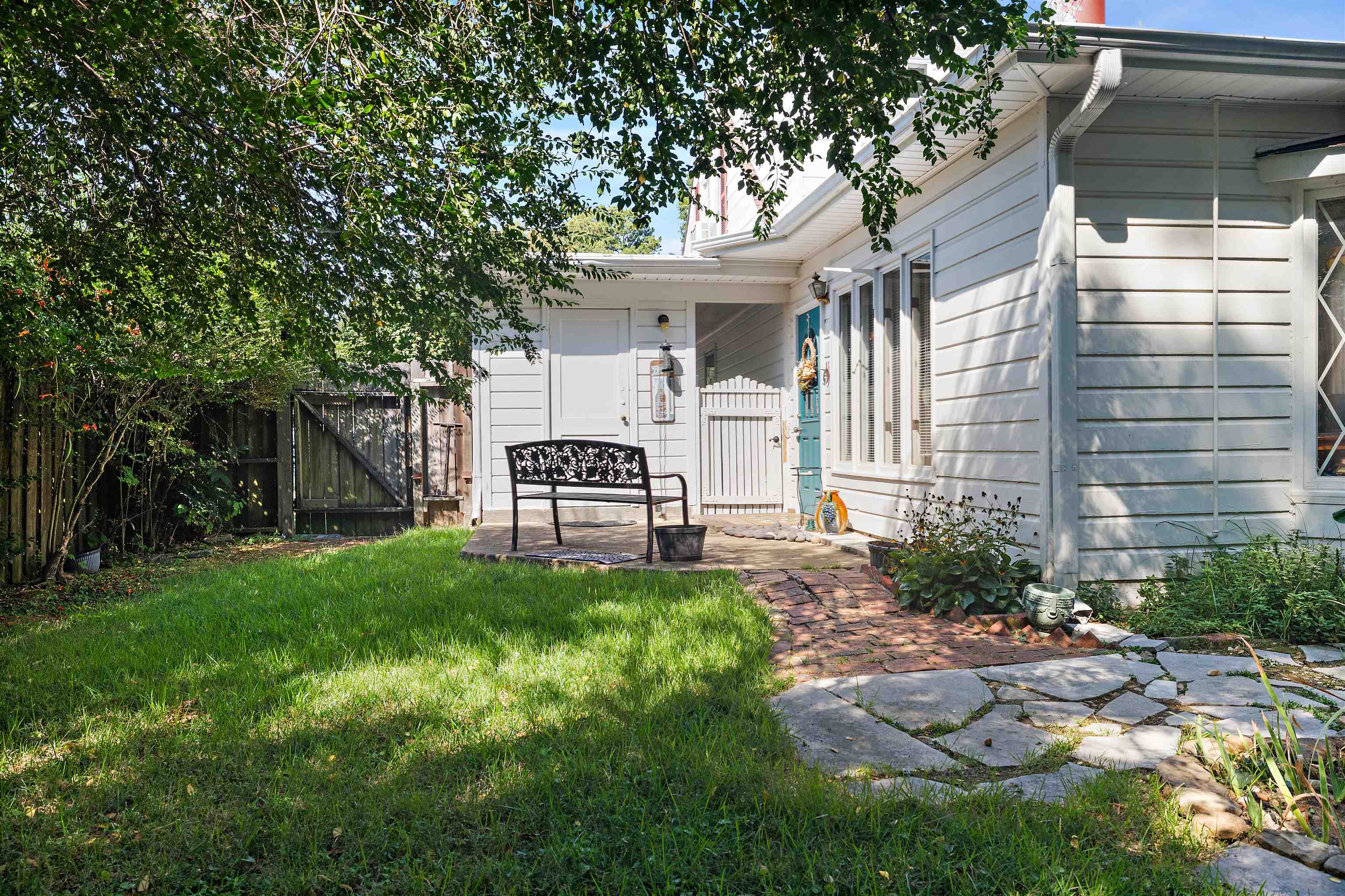 1520 Mt Moriah Rd Property Photo 9