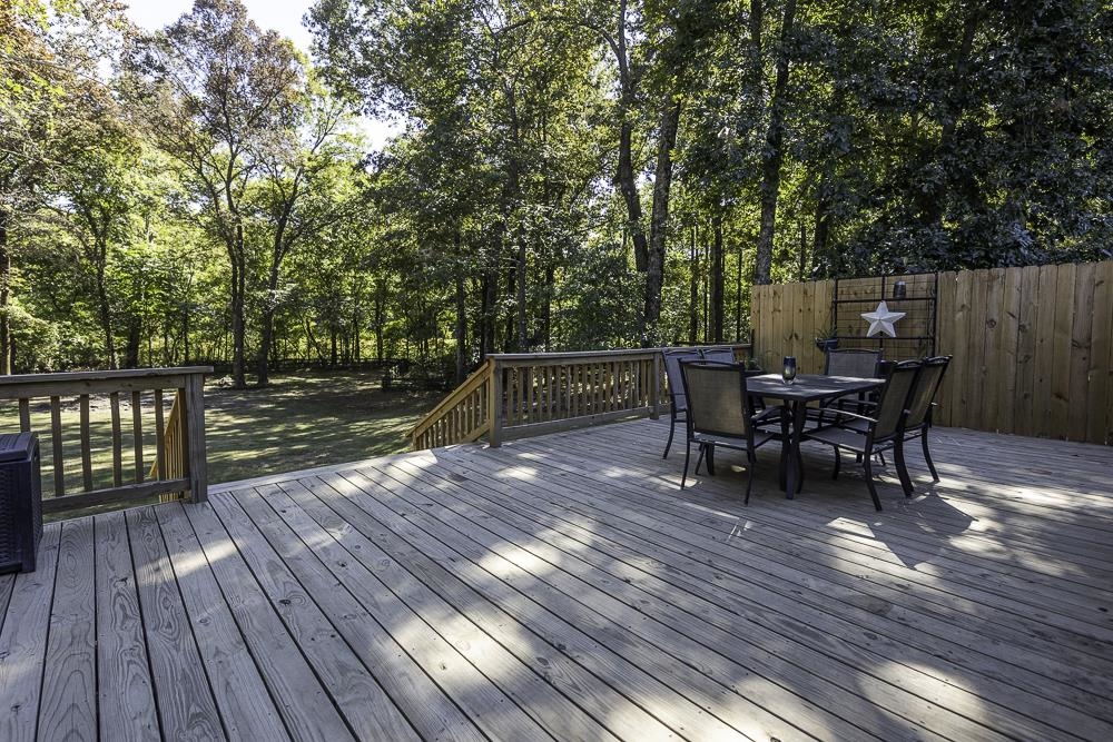 90 Country Forest Dr Property Photo 6