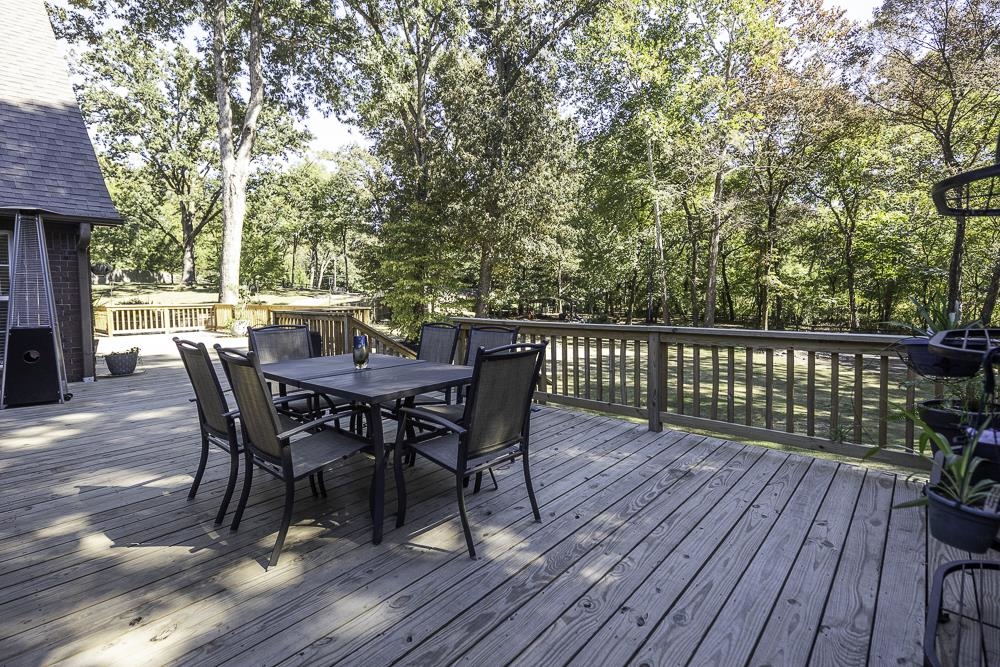90 Country Forest Dr Property Photo 7
