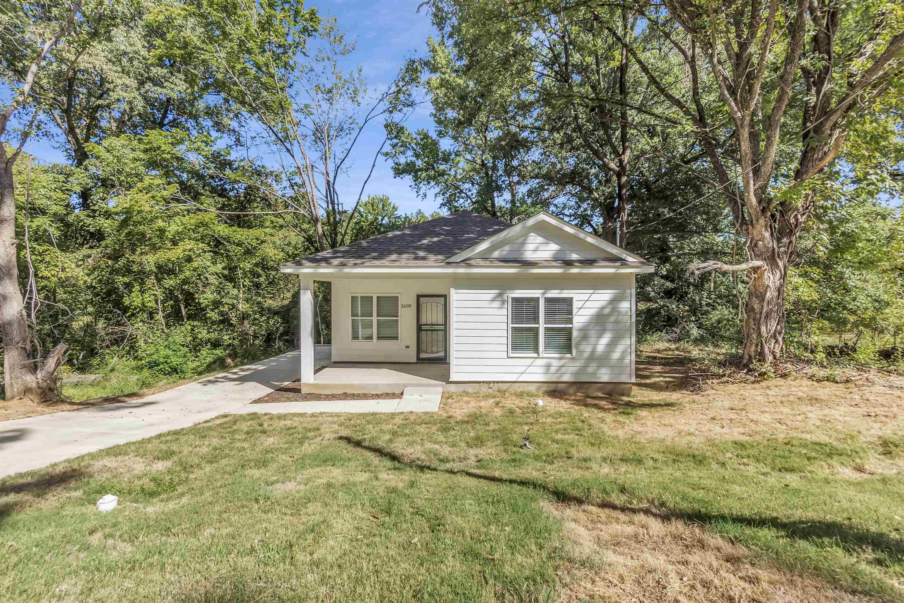 1690 Corning Ave Property Photo 1