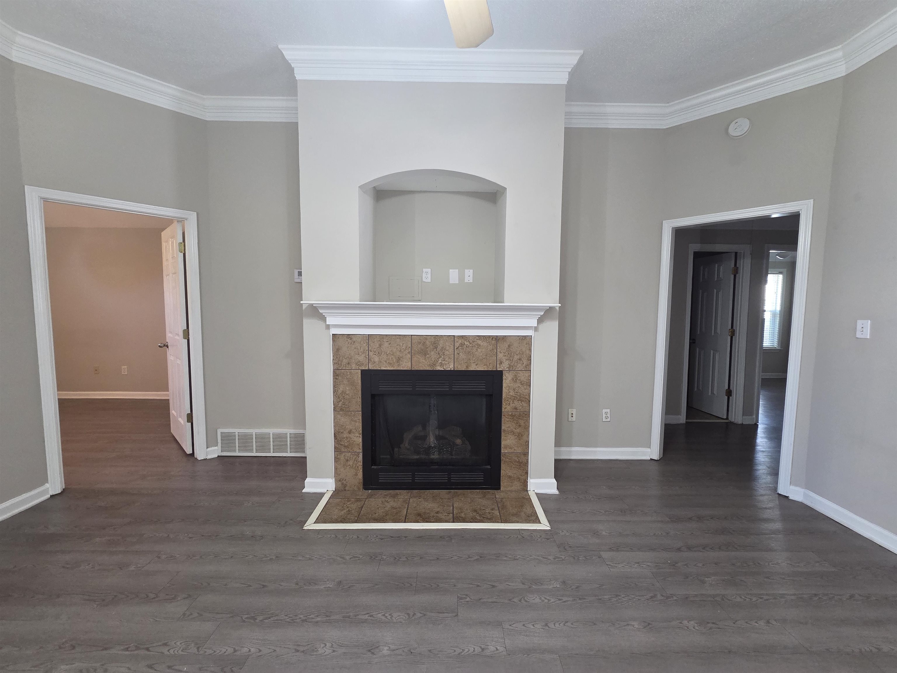 6987 Parkbrook Ln Property Photo 6