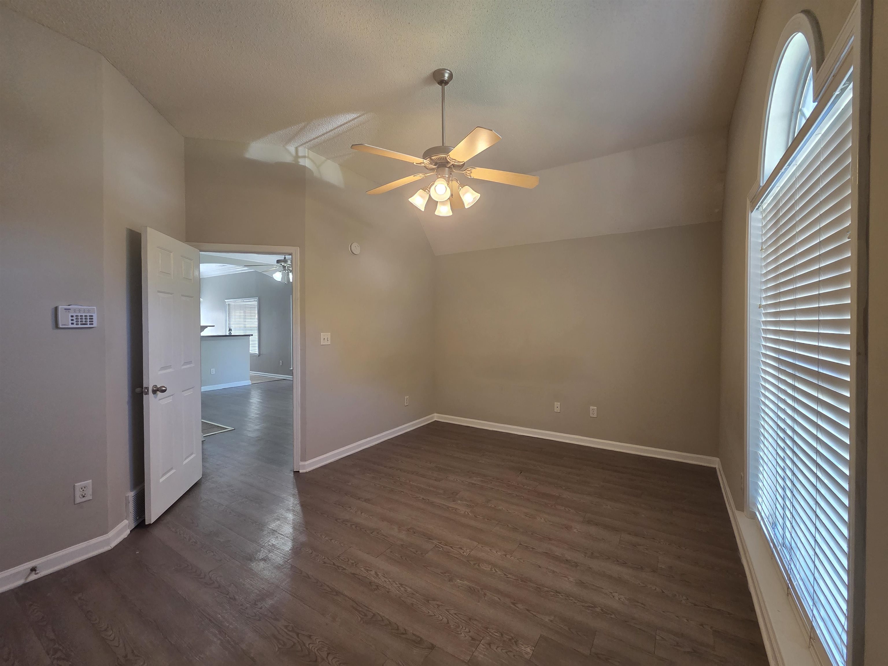 6987 Parkbrook Ln Property Photo 10