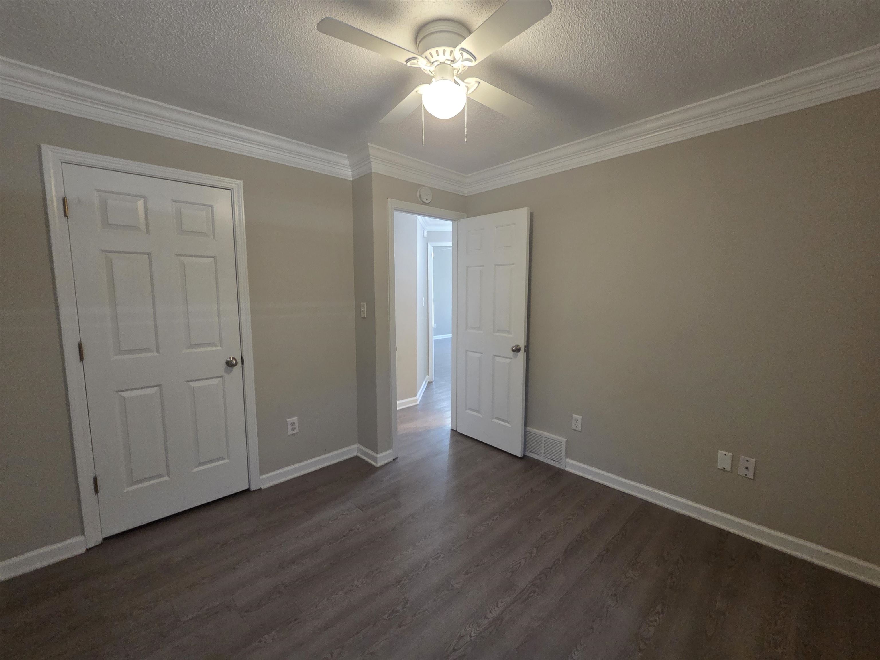 6987 Parkbrook Ln Property Photo 18